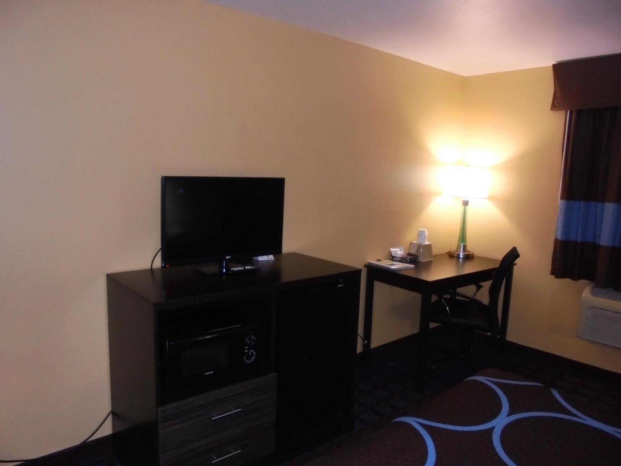 Queen Room - Non-Smoking - Photo 2