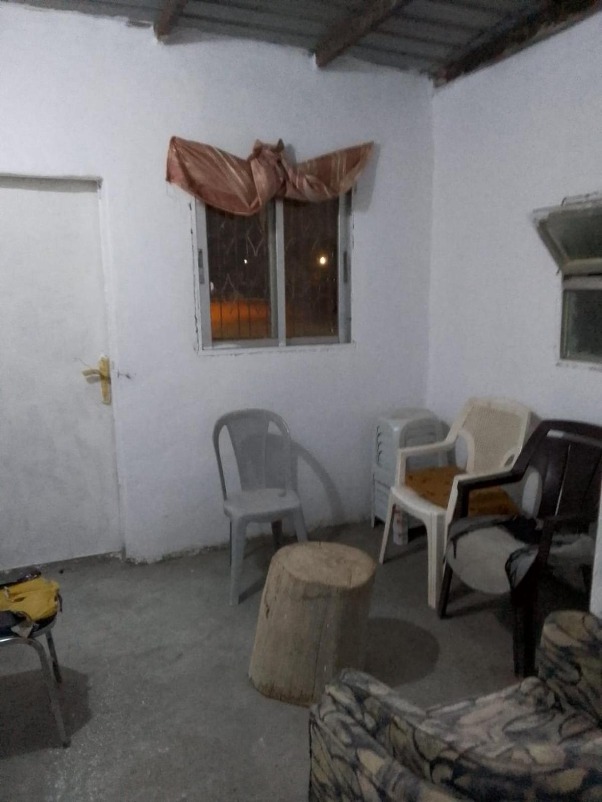 One-Bedroom House photo 1