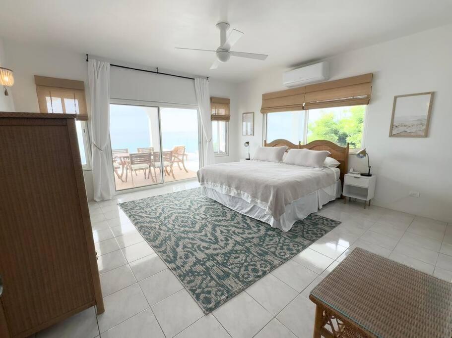Villa photo 1