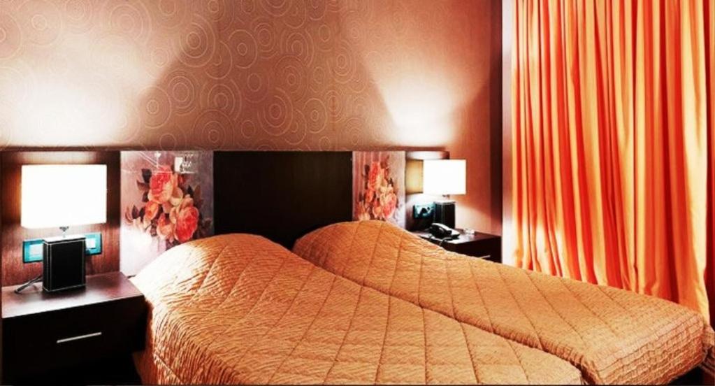 Double or Twin Room - Photo 5
