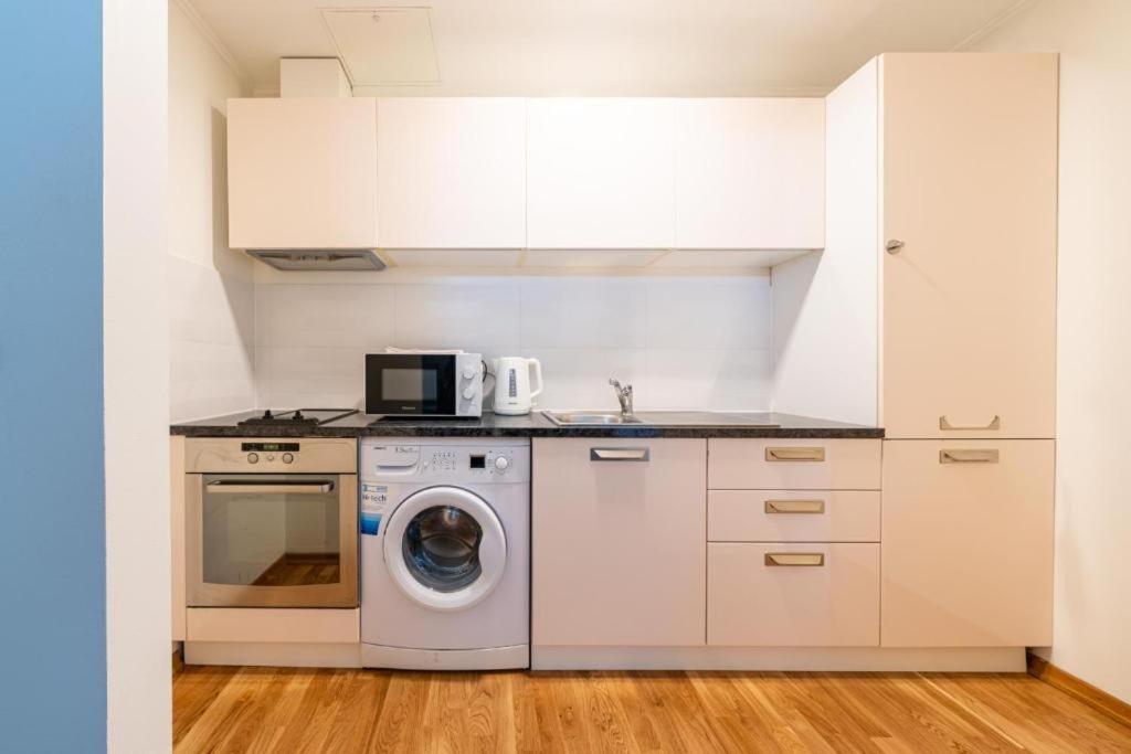 Three-Bedroom Apartment photo 2