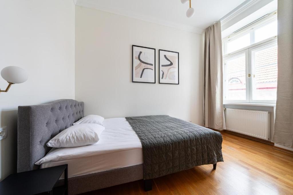 Three-Bedroom Apartment photo 1