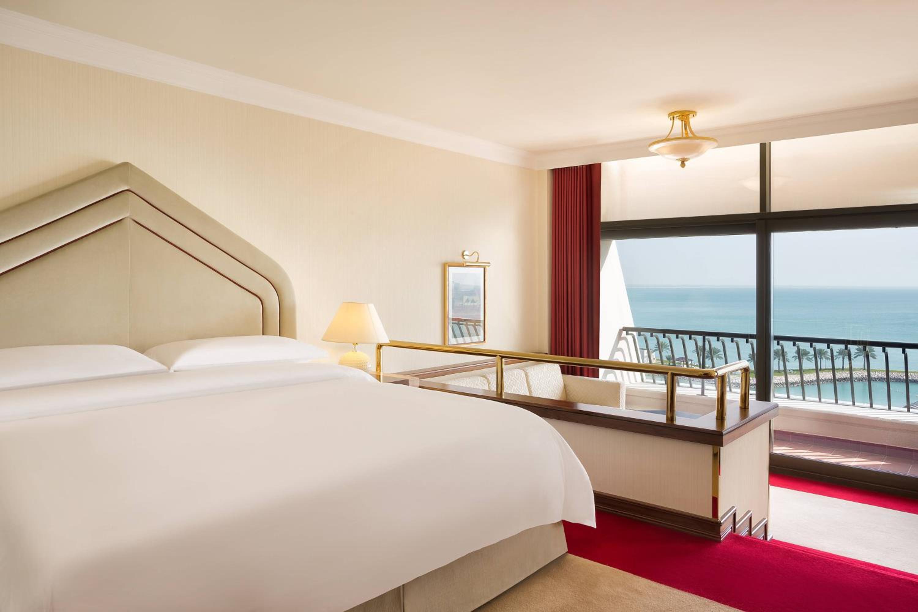 Executive Suite - Photo 1