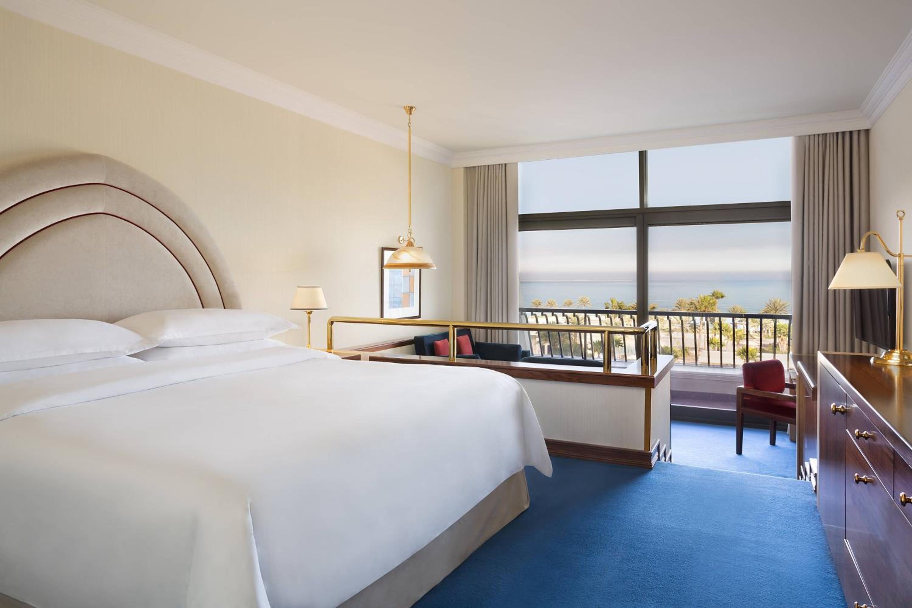 Club King Sea View Room, Club Access
