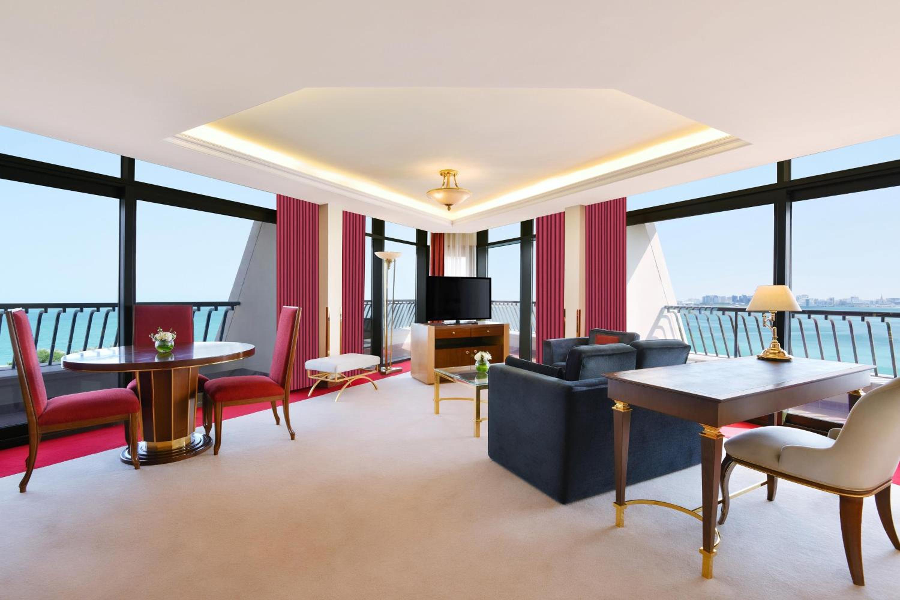 2 Bedroom Executive Suite, Sea view, Corner room, Balcony - Photo 1