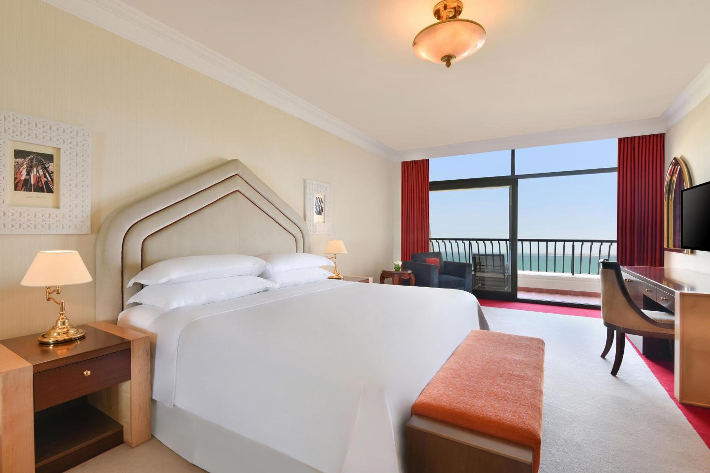 2 Bedroom Executive Suite, Sea view, Corner room, Balcony - Photo 6