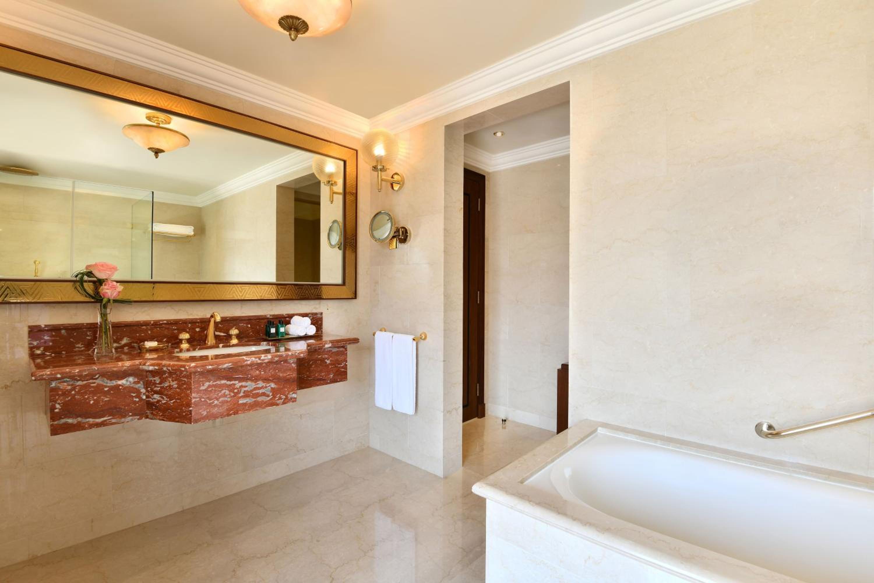 Junior Suite - Photo 8