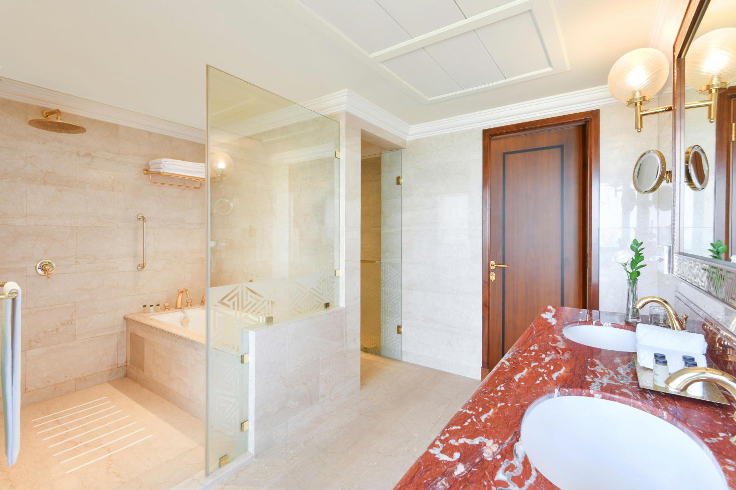 2 Bedroom Executive Suite, Sea view, Corner room, Balcony - Photo 8