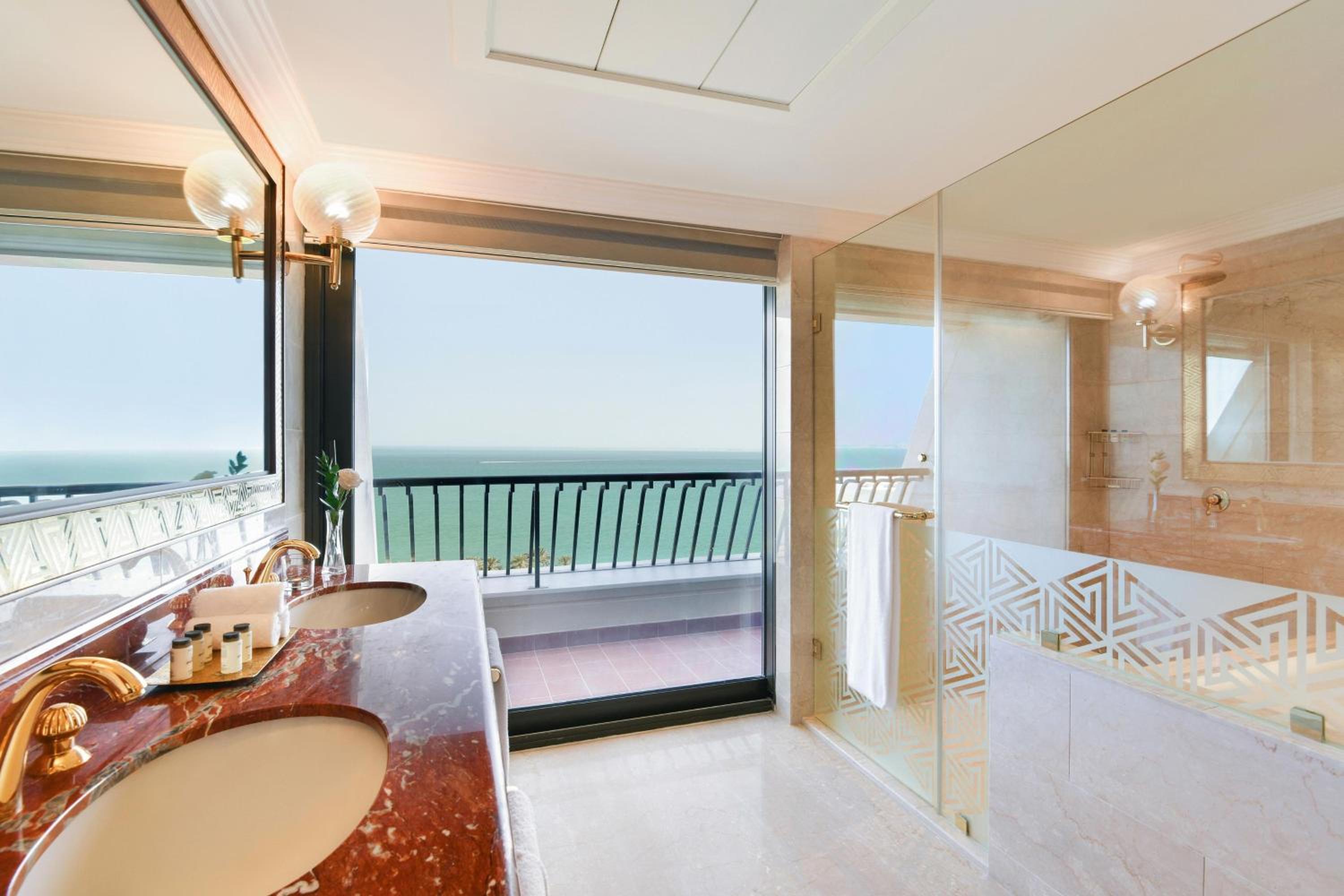 2 Bedroom Executive Suite, Sea view, Corner room, Balcony - Photo 9