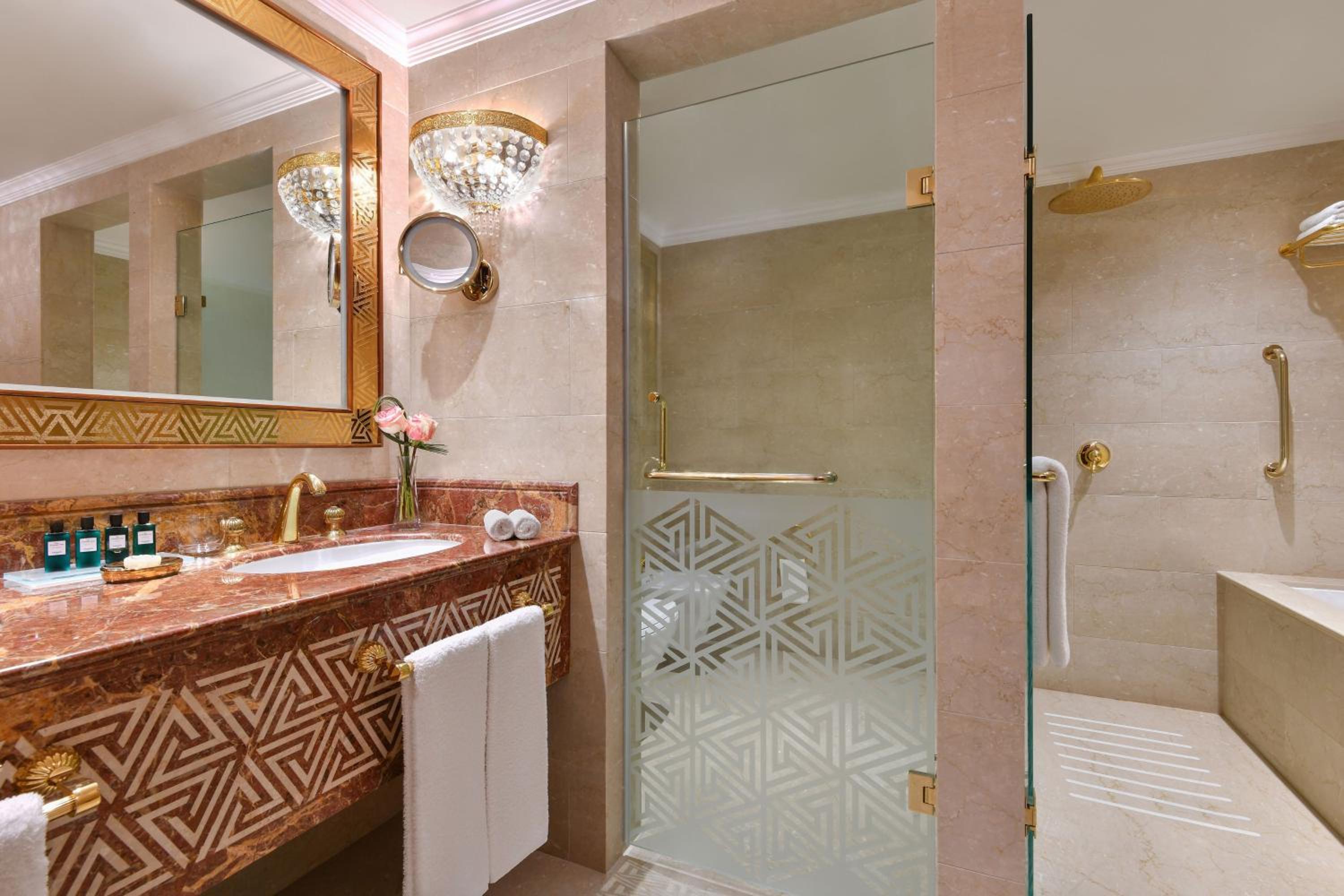 Diplomatic Suite - Photo 2