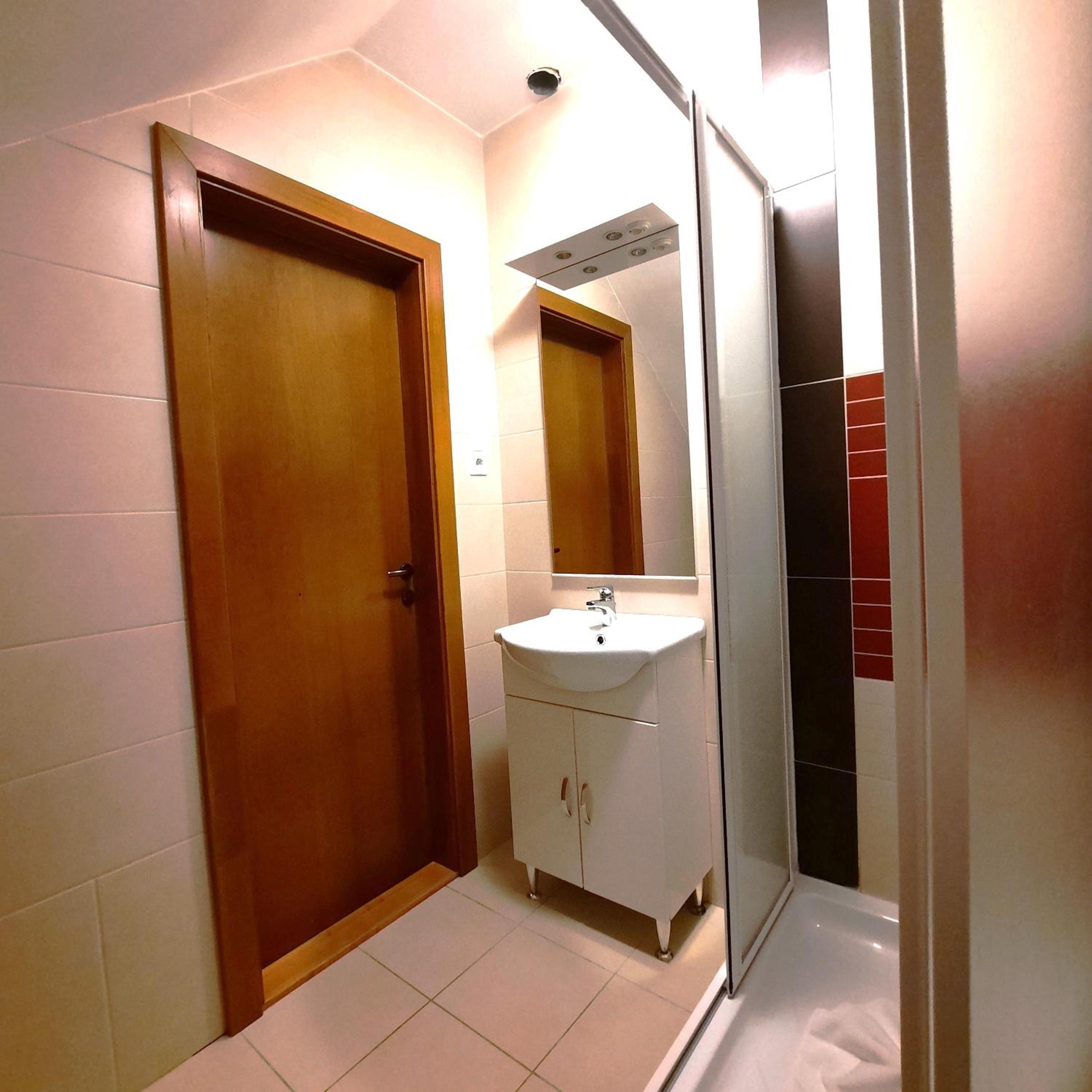 One-Bedroom Apartment - Photo 37