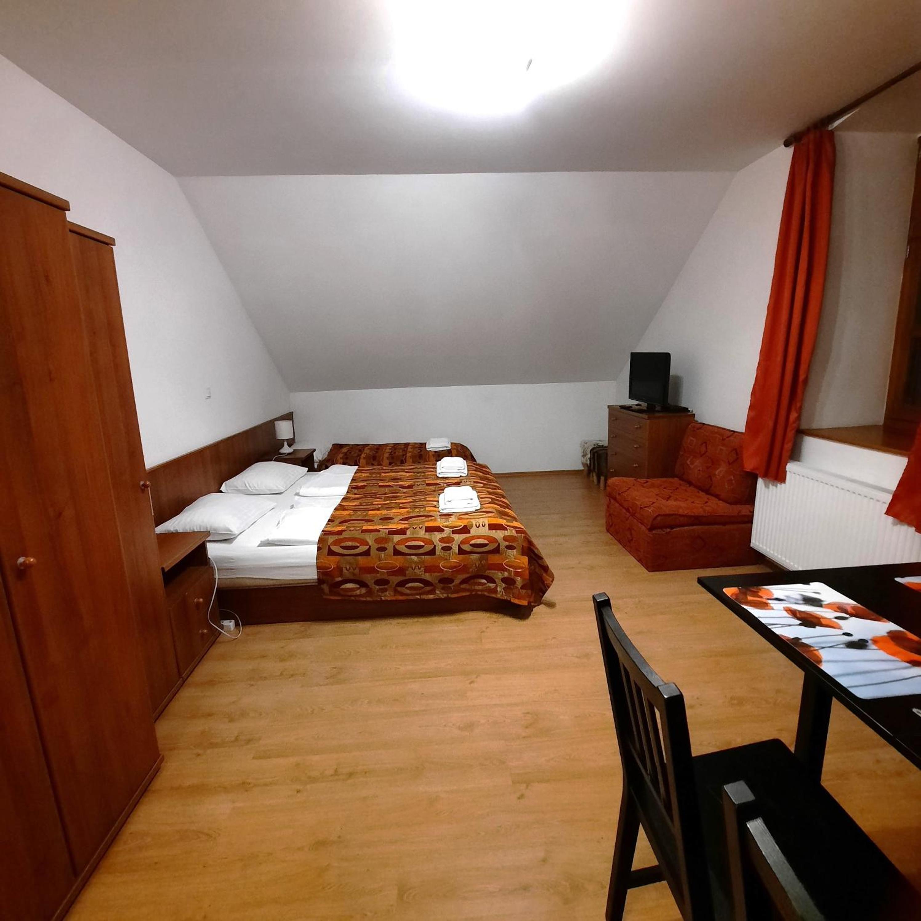 One-Bedroom Apartment - Photo 1