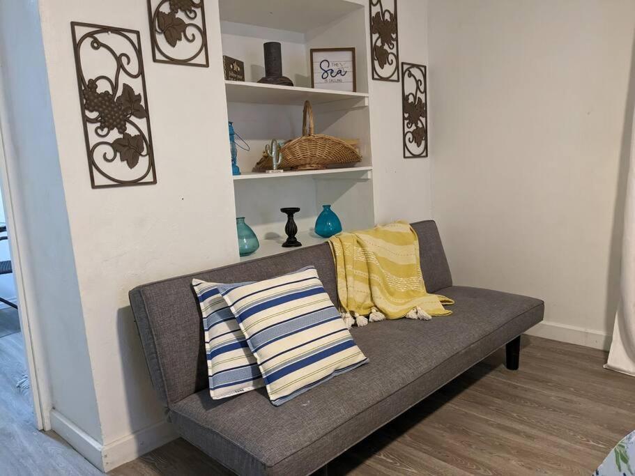 One-Bedroom Apartment photo 3