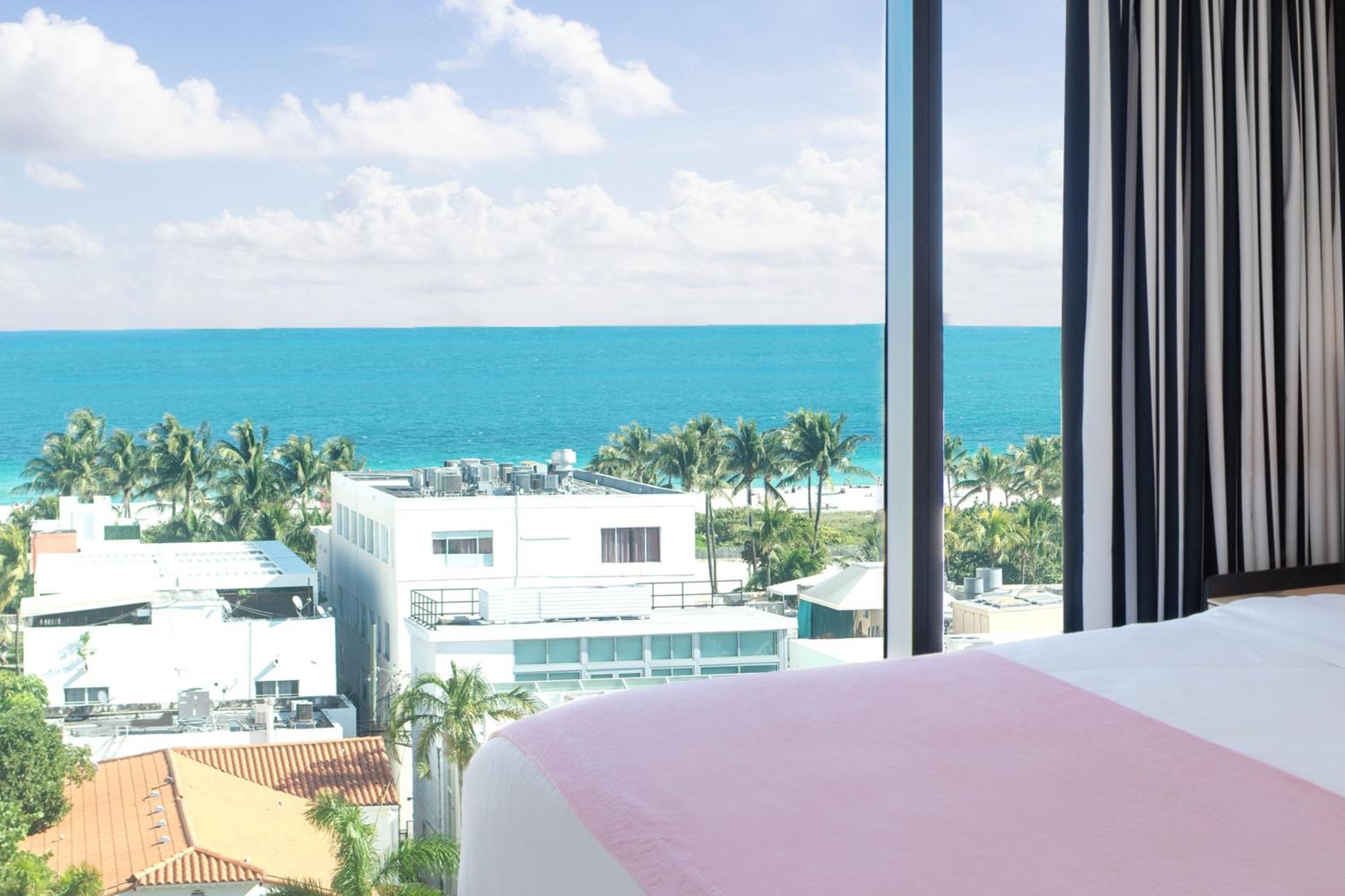 Guest Room  with  King Bed  Ocean view - Photo 7
