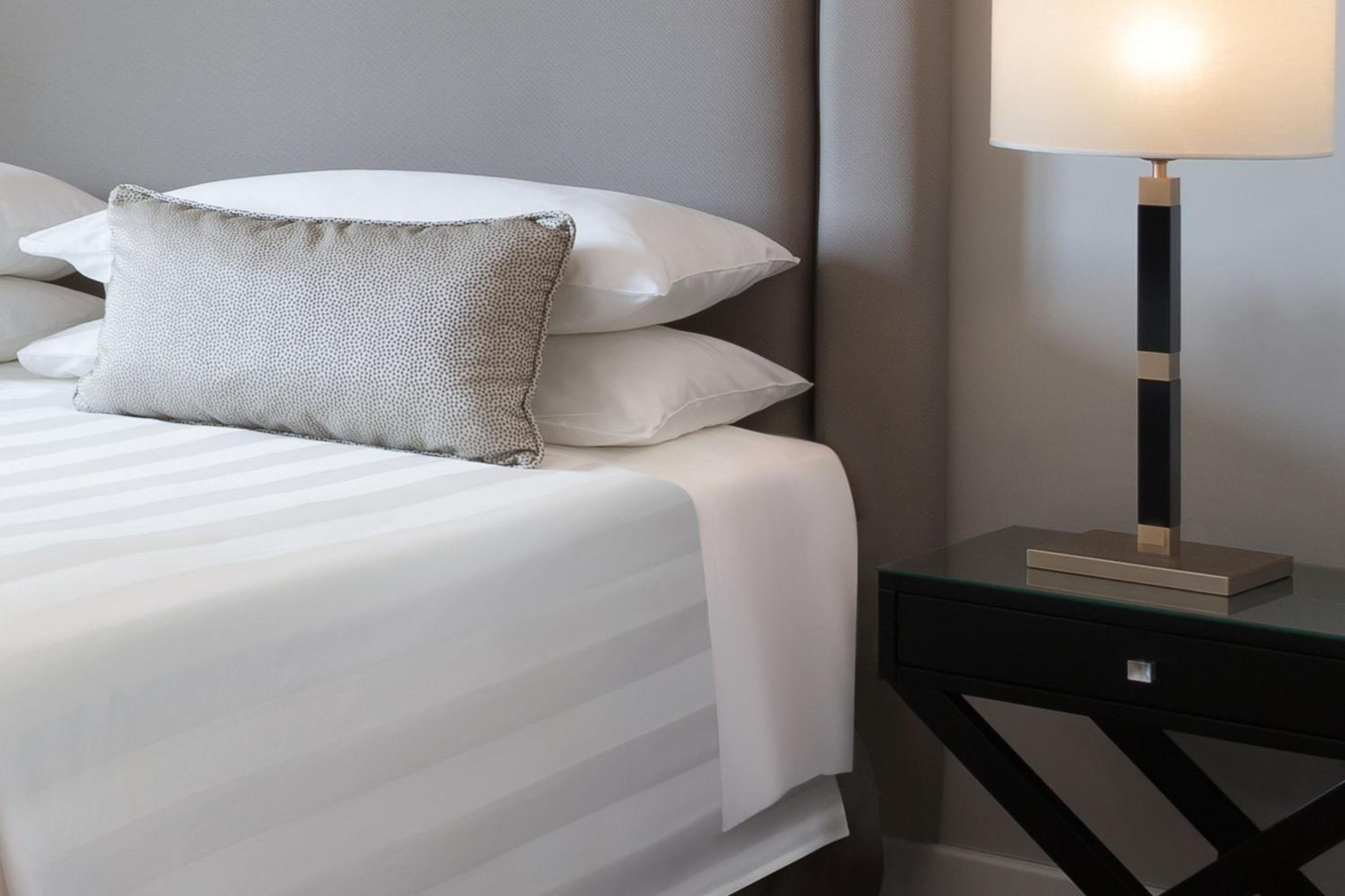 Superior, Guest room, 1 King - Photo 3