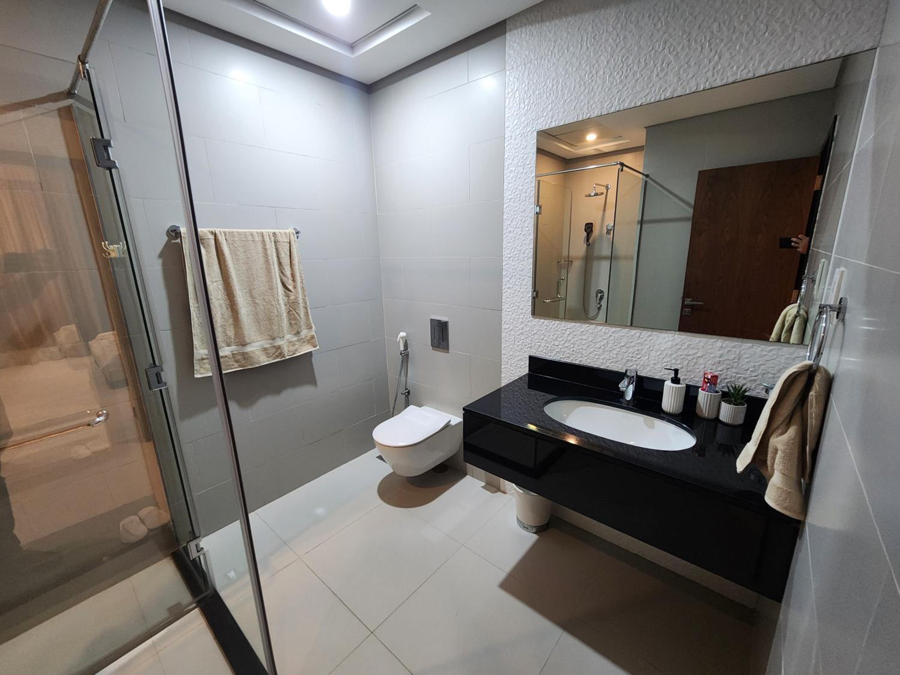 Three-Bedroom Premium Apartment with Balcony photo 3