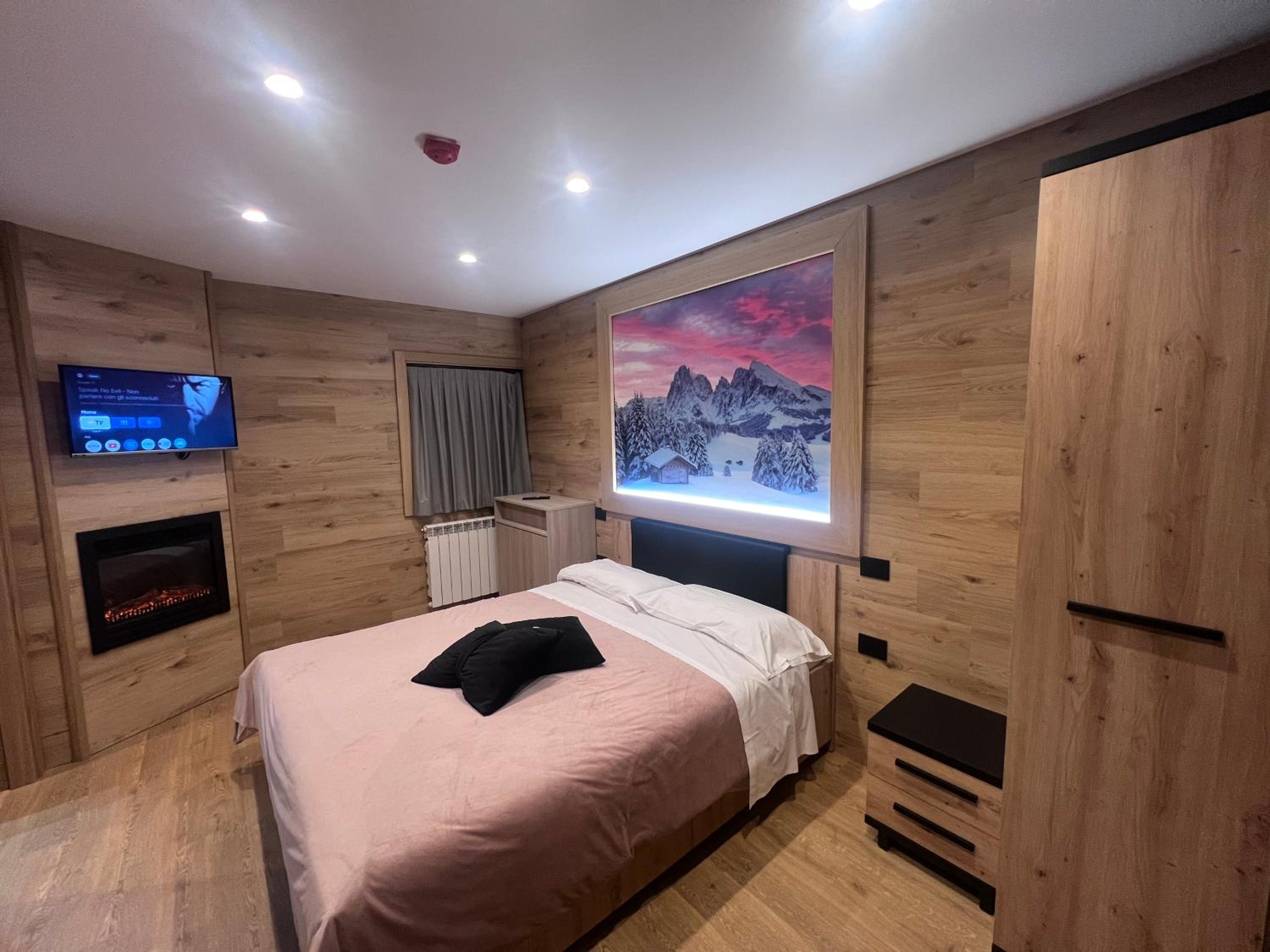 One-Bedroom Apartment with View photo 2
