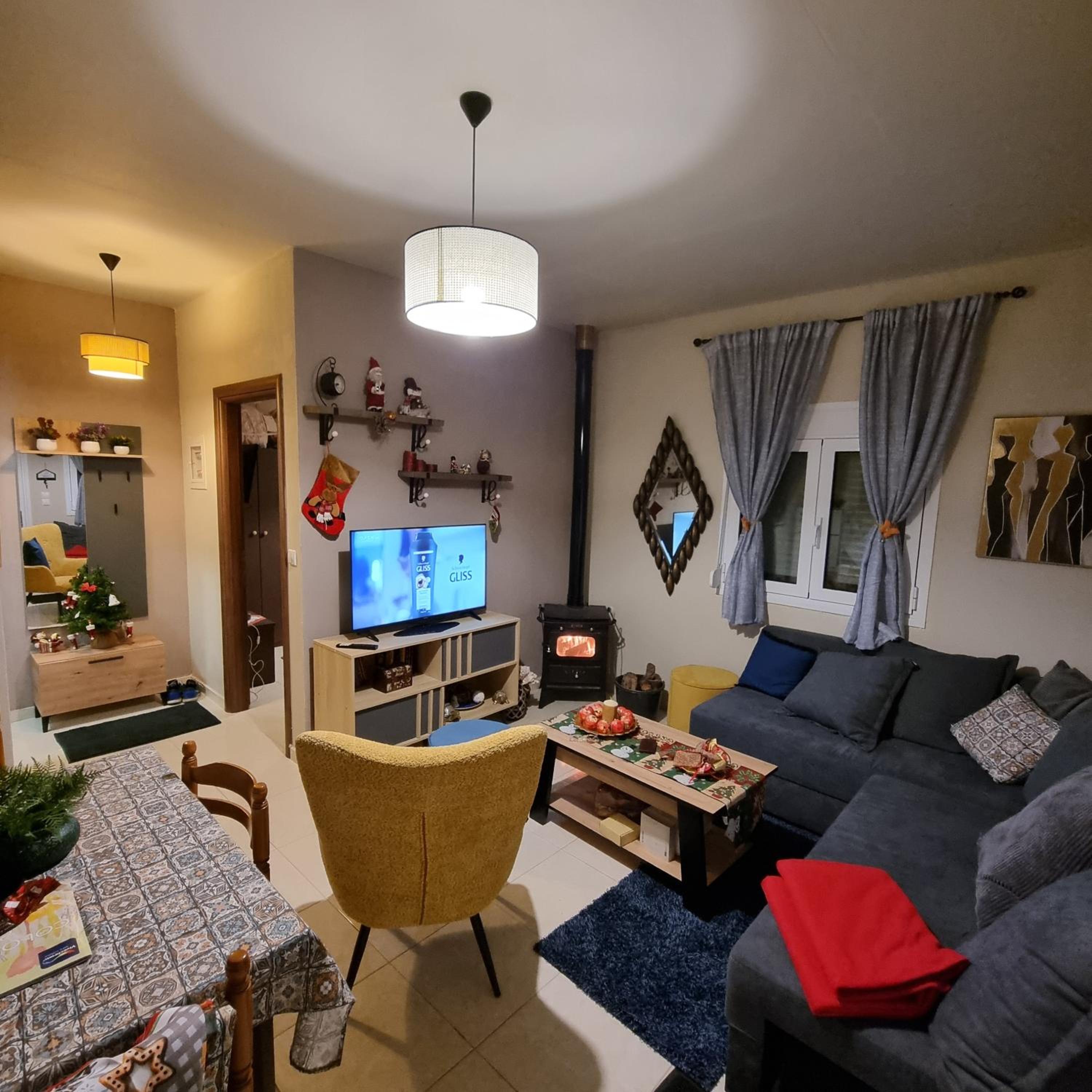 One-Bedroom House photo 1
