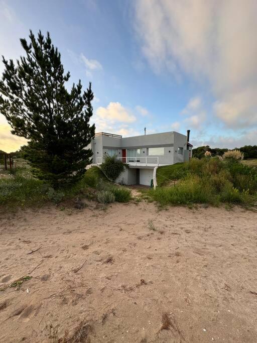Three-Bedroom Villa photo 2