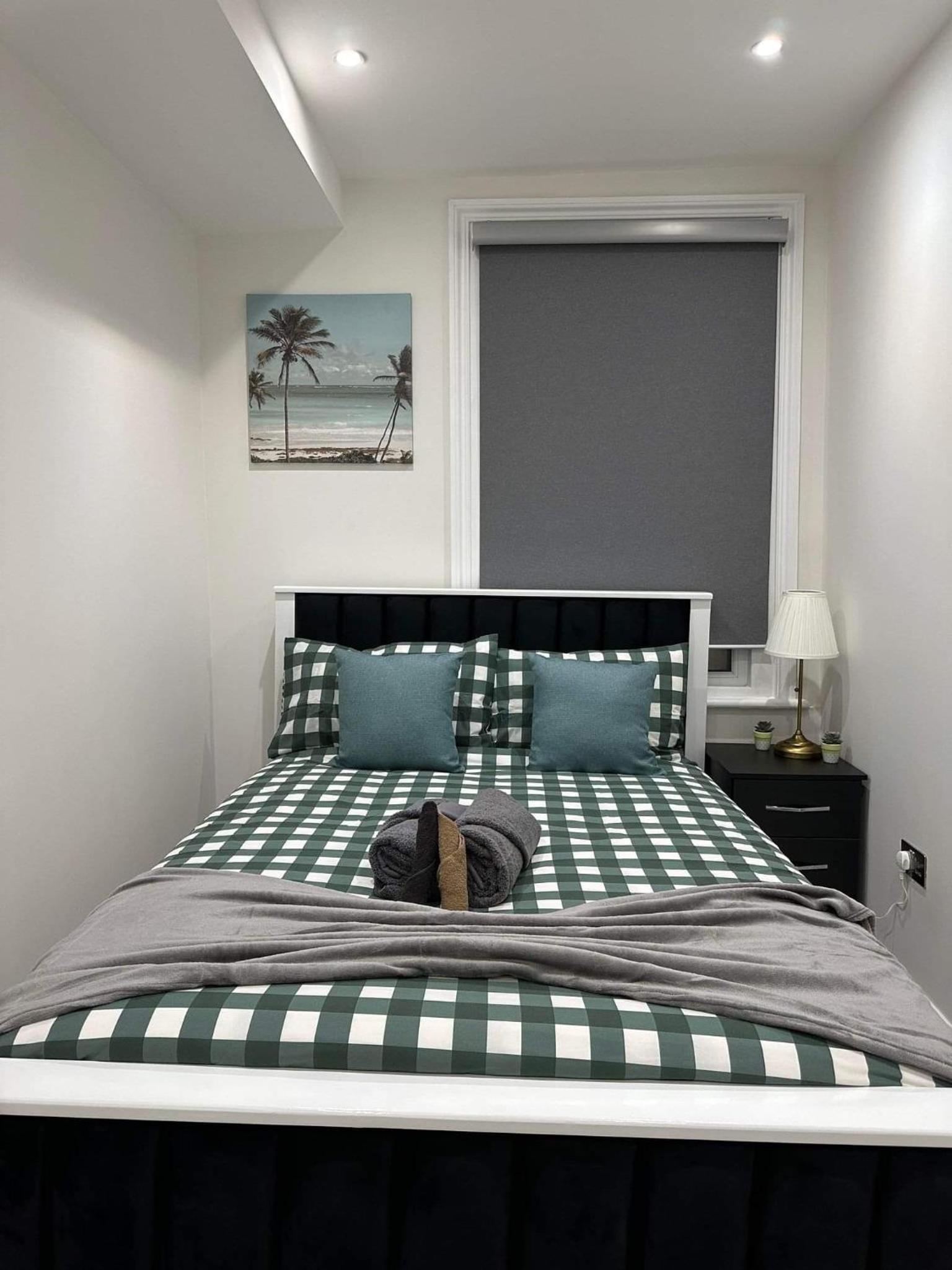One-Bedroom Apartment photo 1