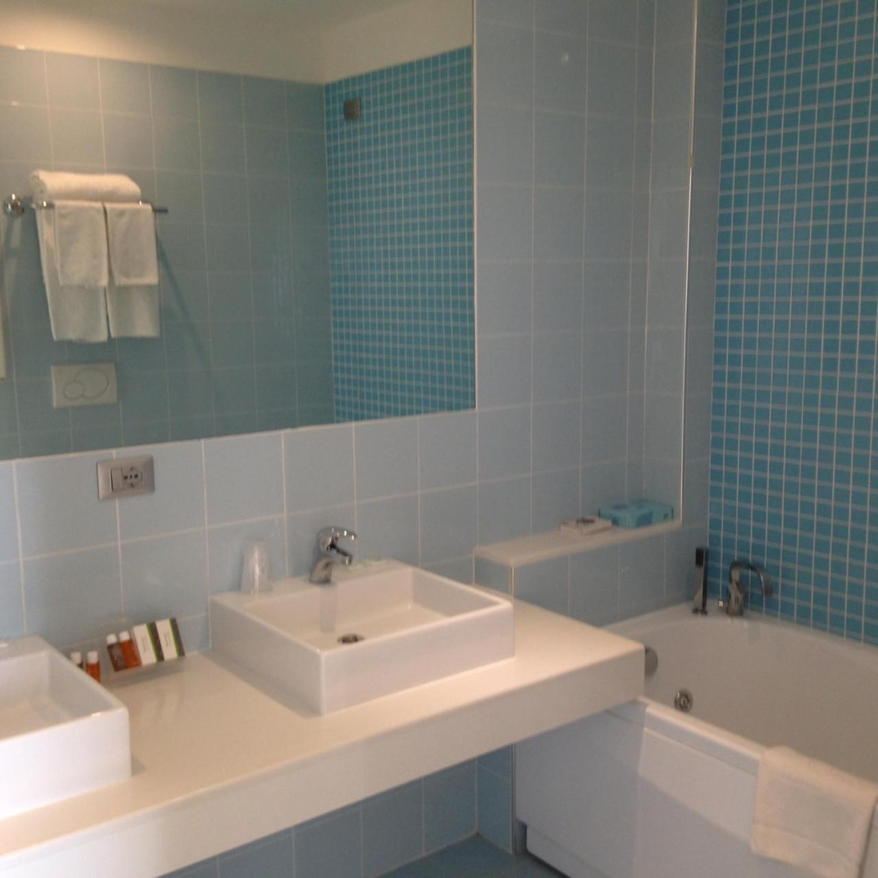 Suite - Photo 5