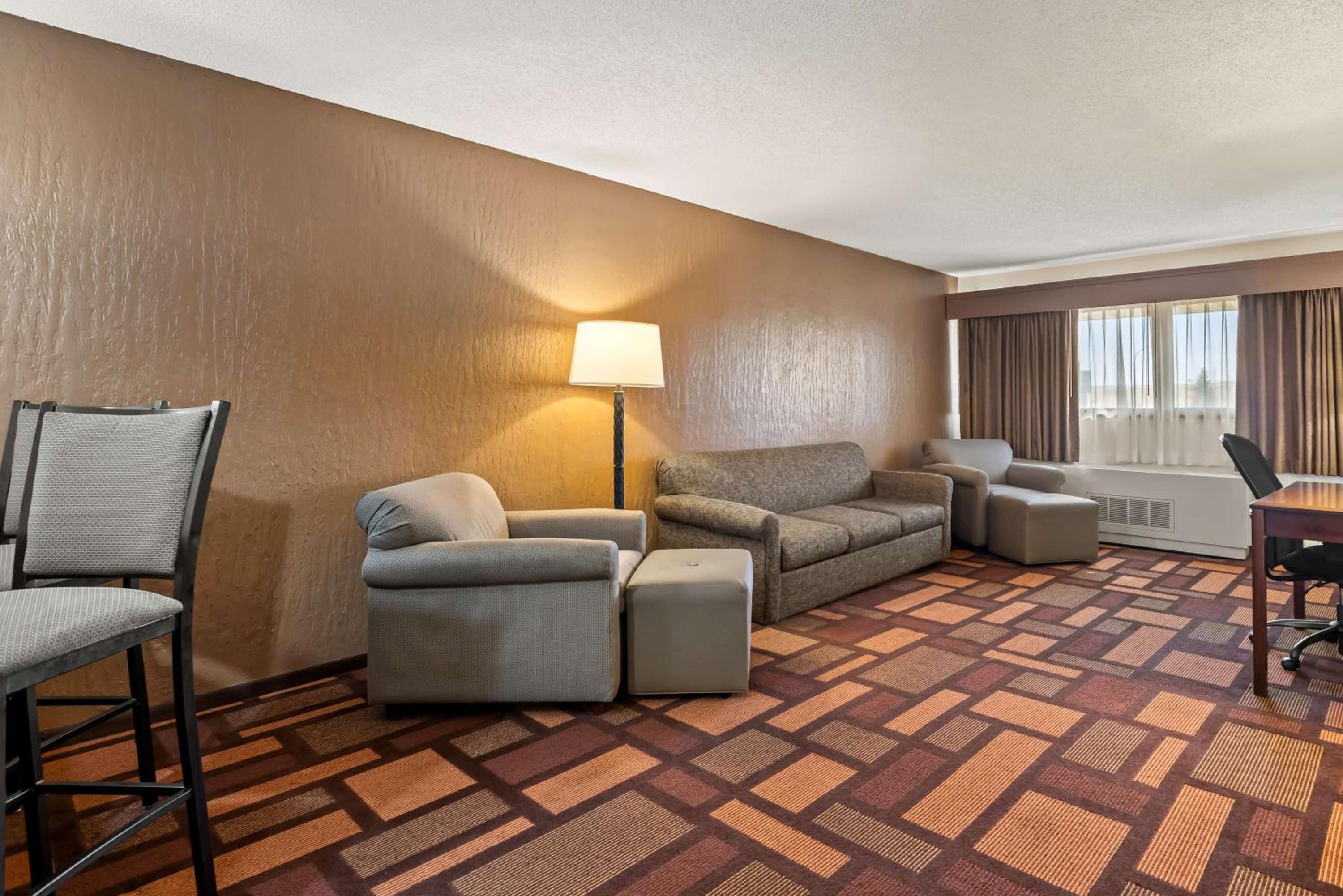 King Suite - Photo 4