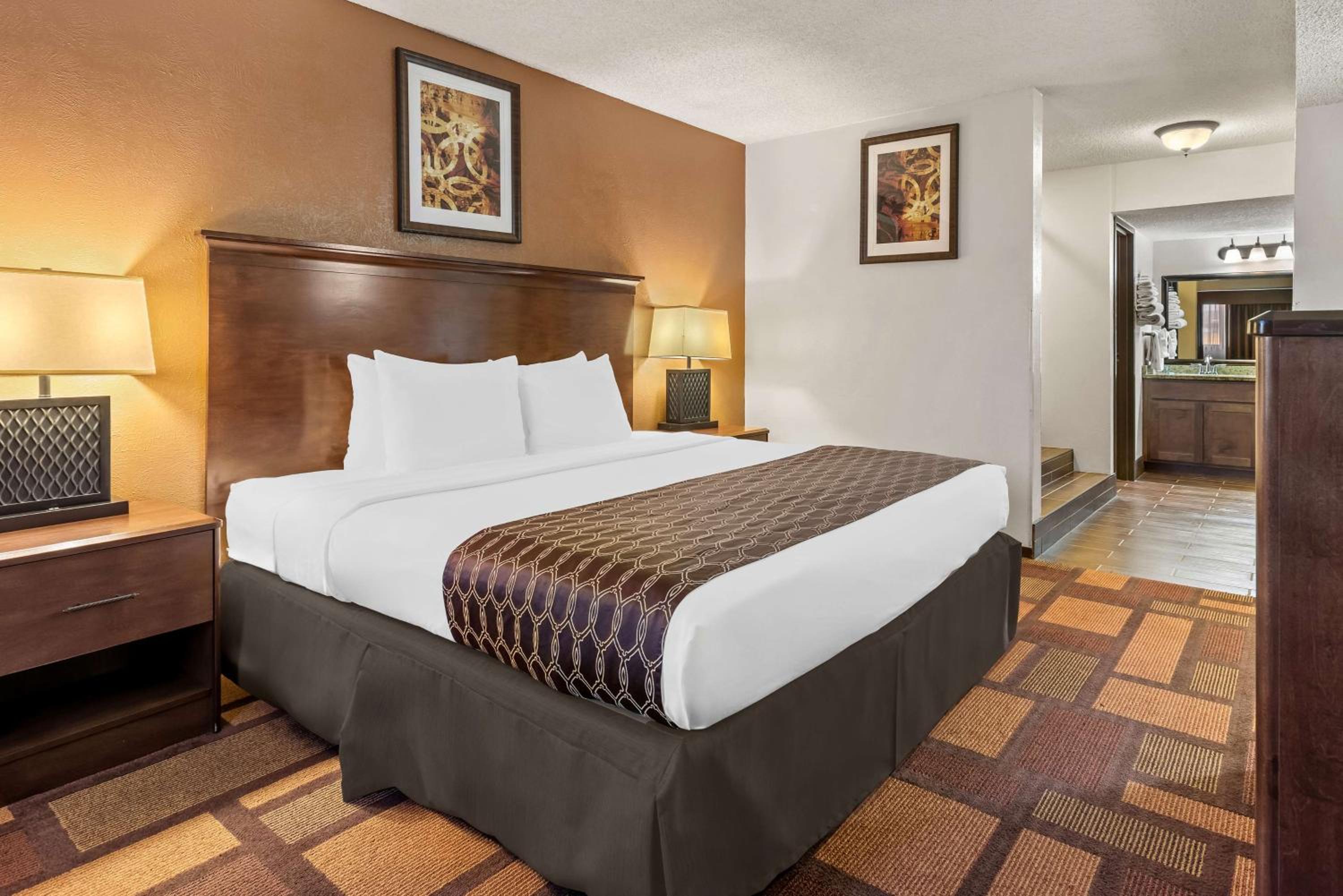 King Suite - Photo 1