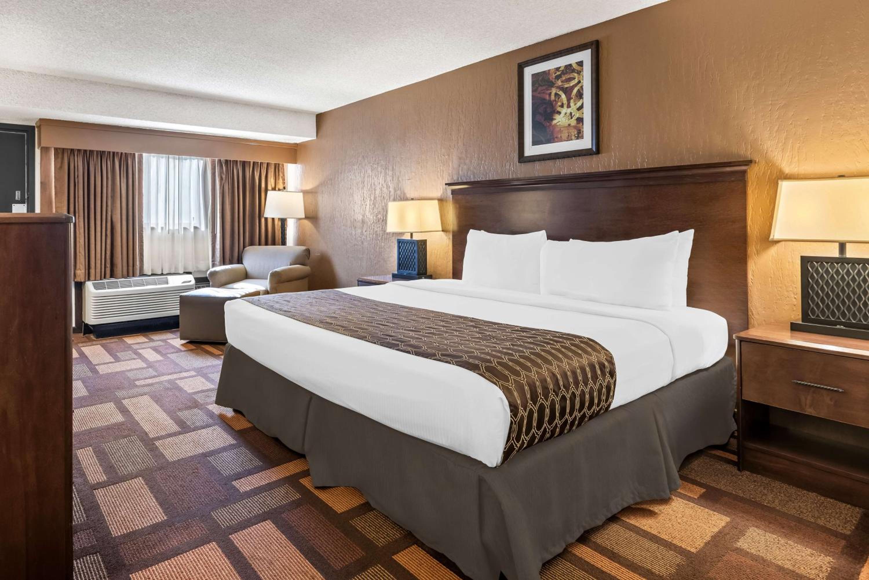 King Suite - Photo 3