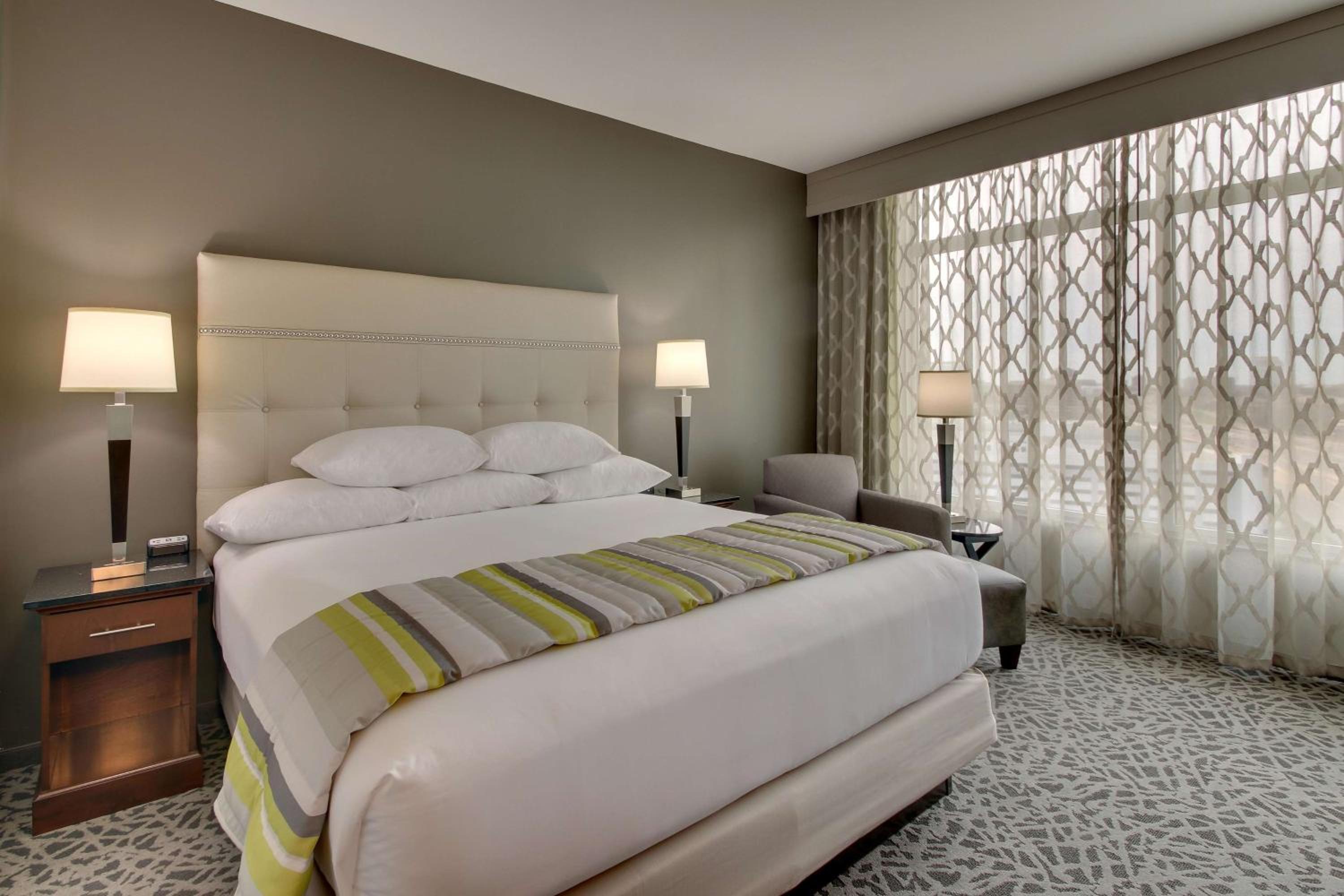 Deluxe King Room photo 3