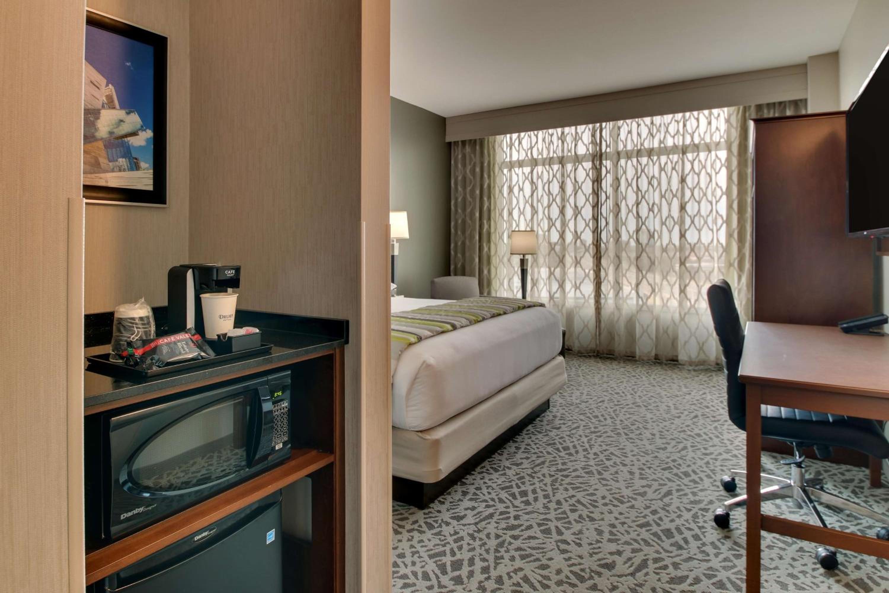 Deluxe King Room photo 2