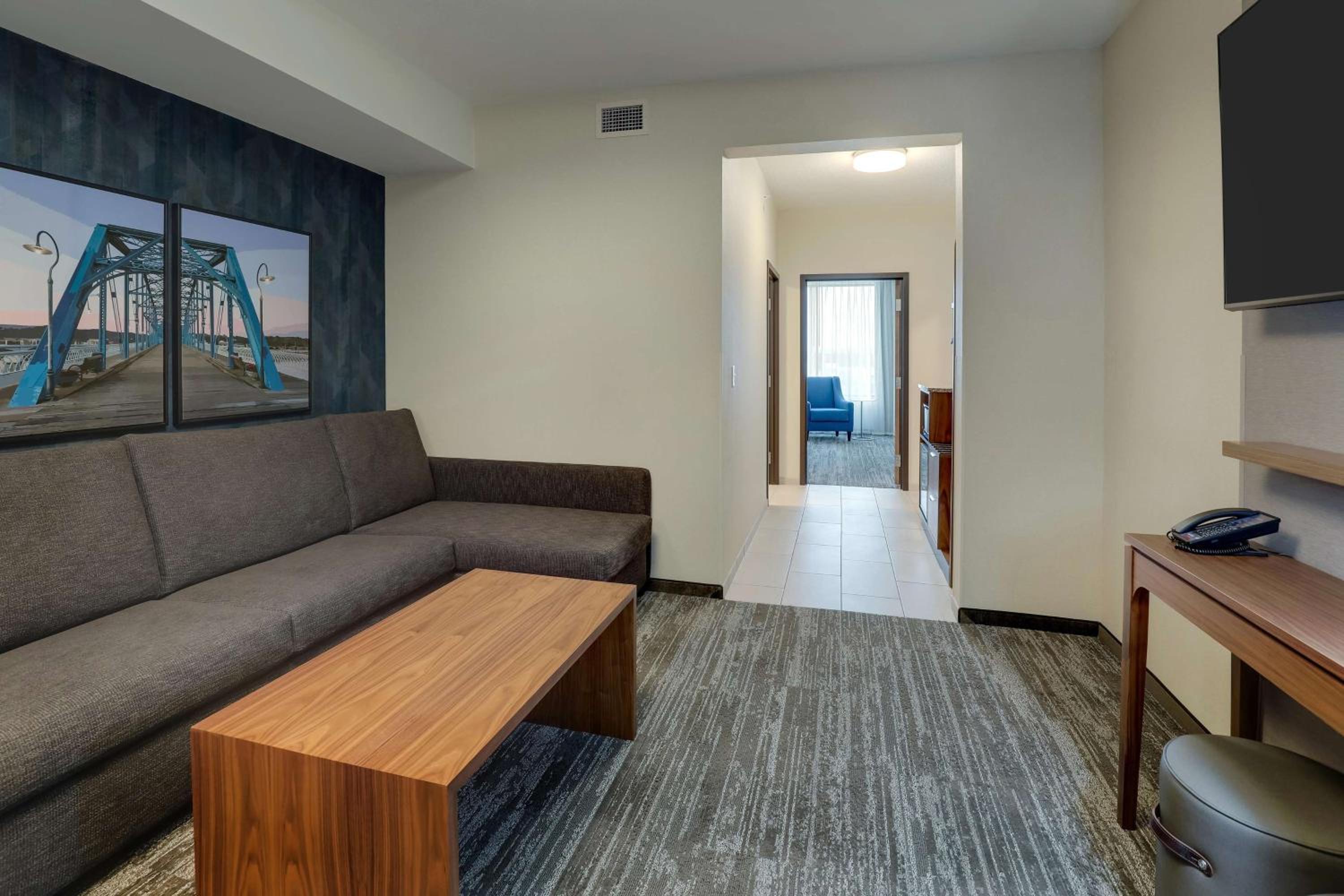 King Suite with Sofa Bed - Accessible, Roll-in Shower photo 2