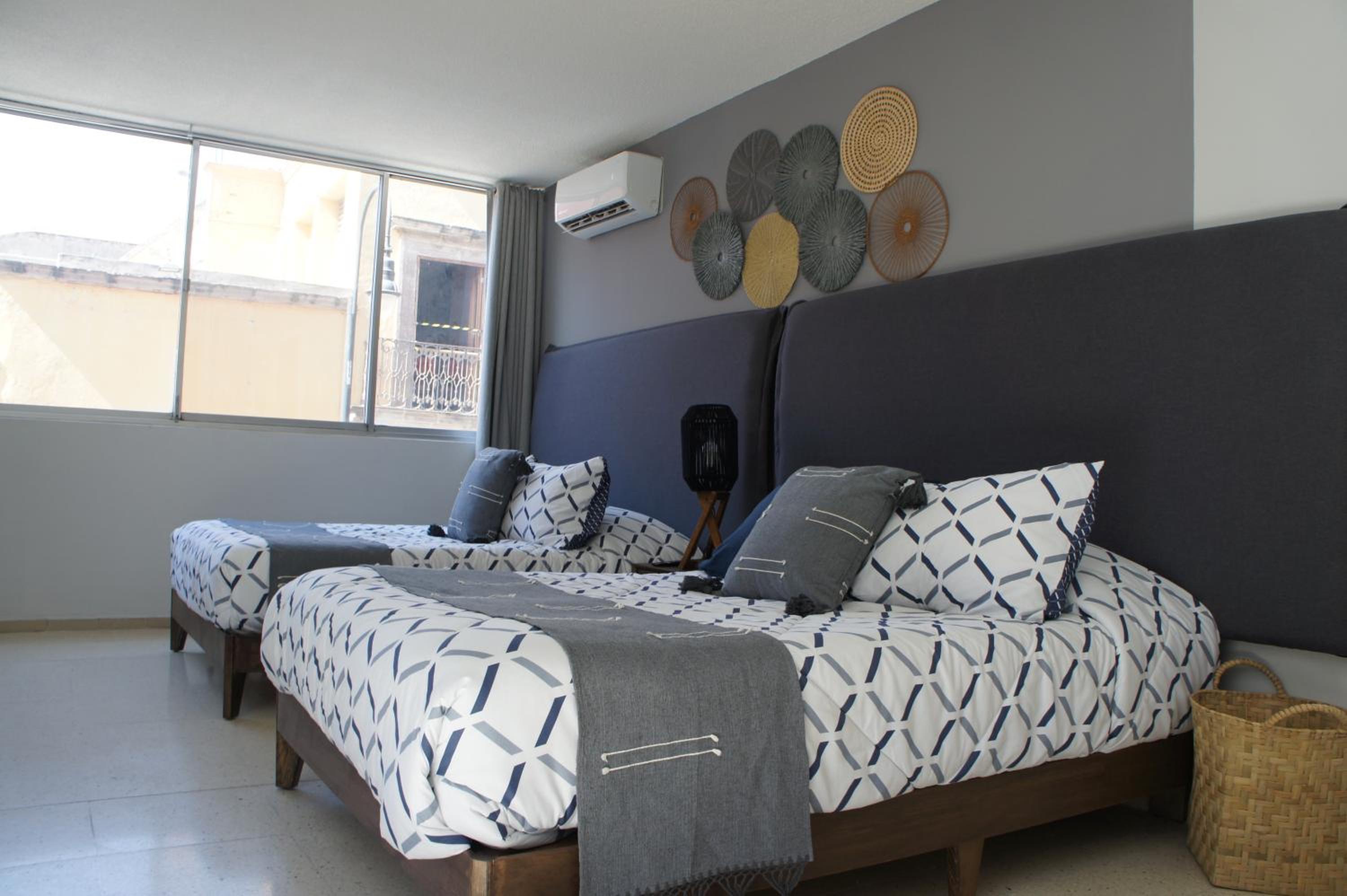 Deluxe One-Bedroom Apartment with City View photo 1