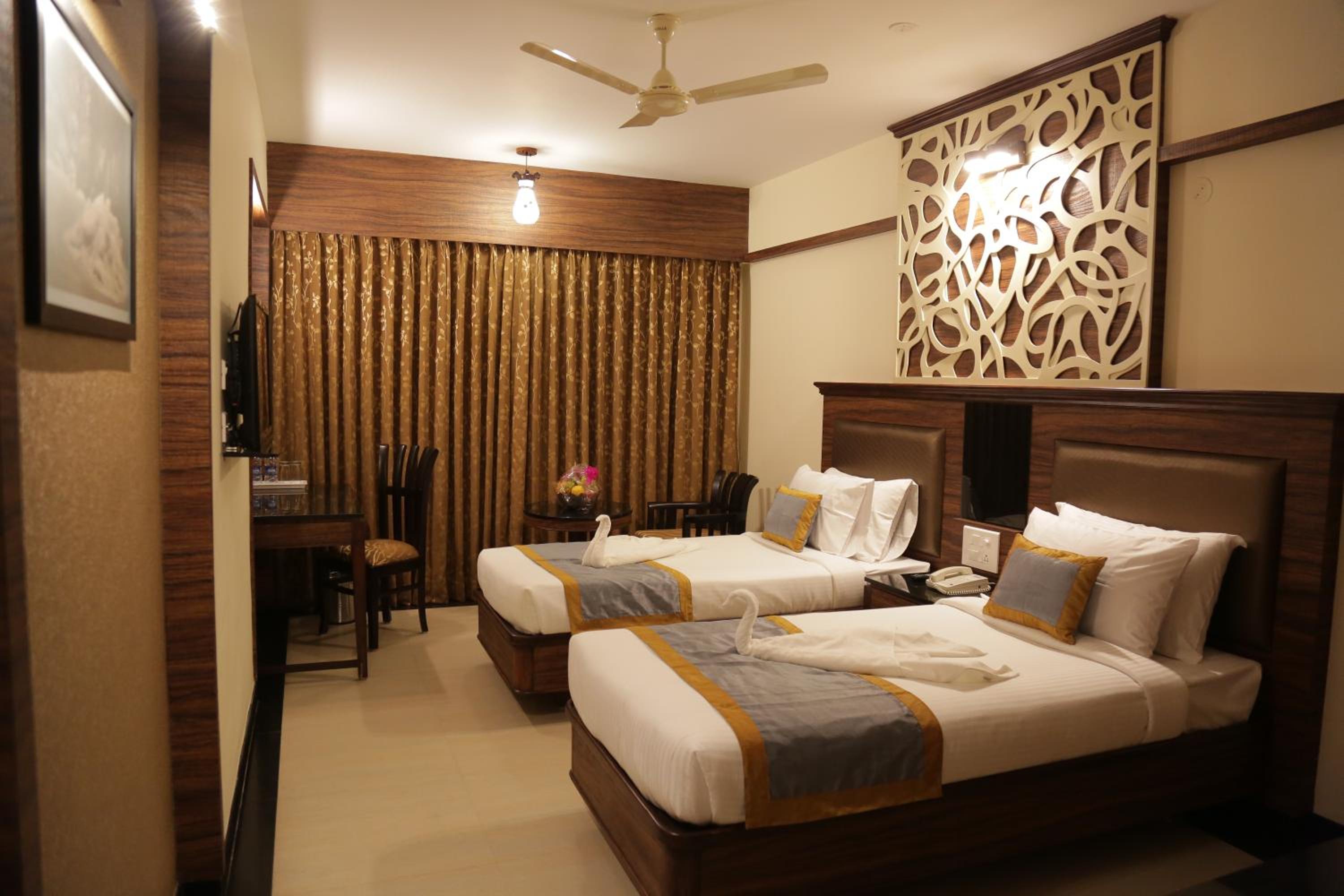 Standard Twin Room - Photo 2
