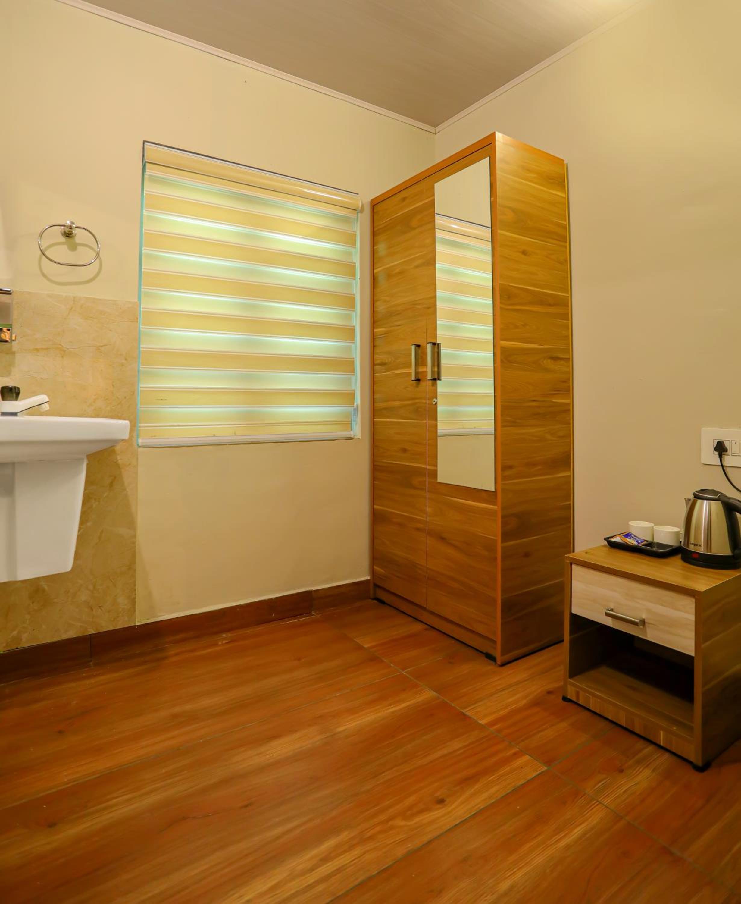 Family Room With Bathroom photo 3