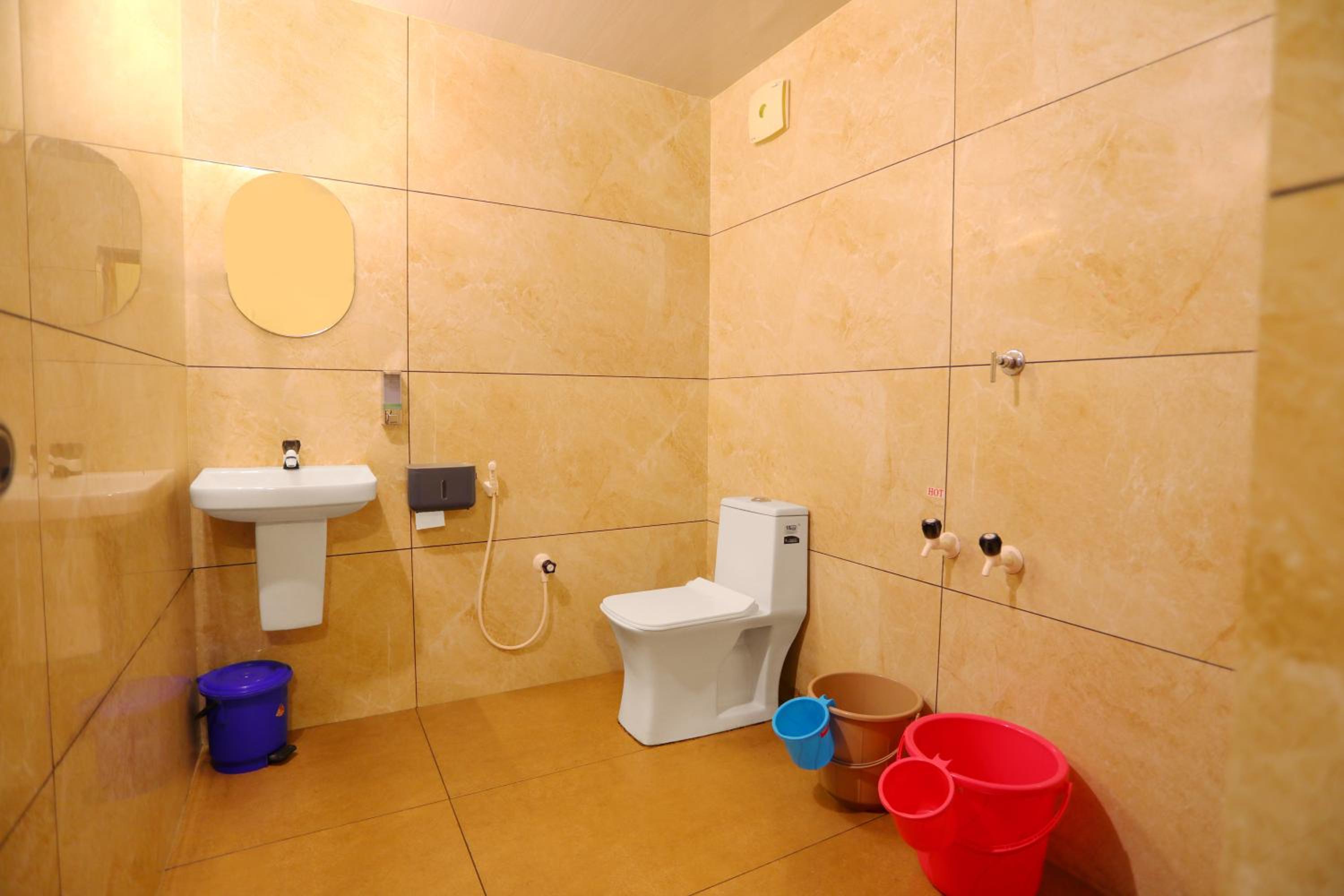 Family Room With Bathroom photo 2