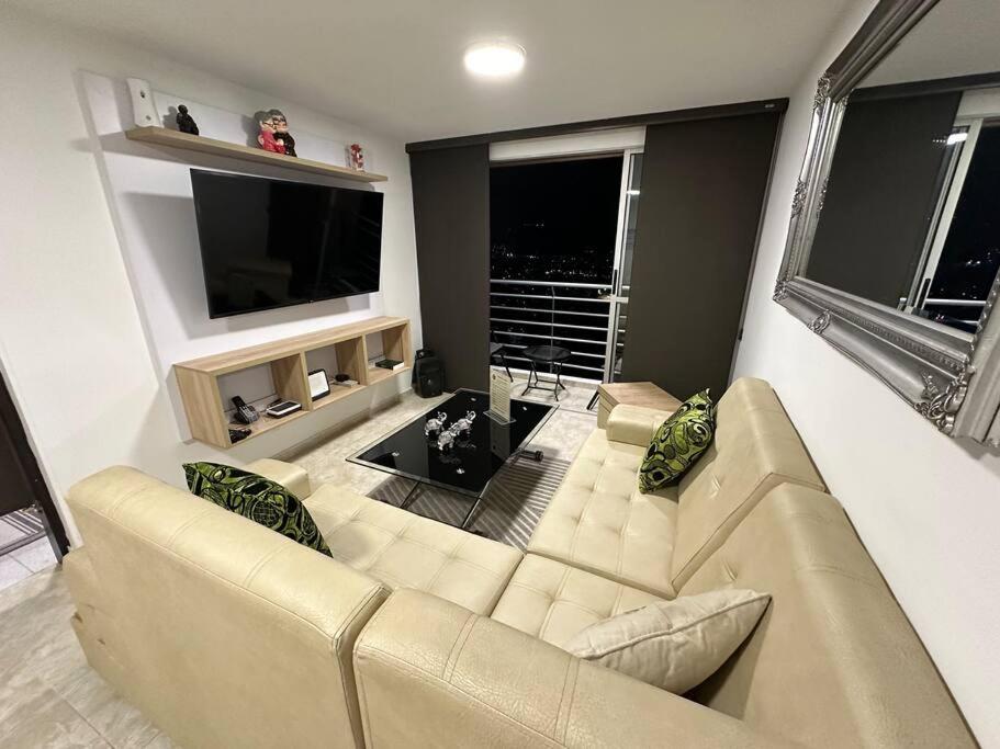 Three-Bedroom Apartment with Balcony photo 1