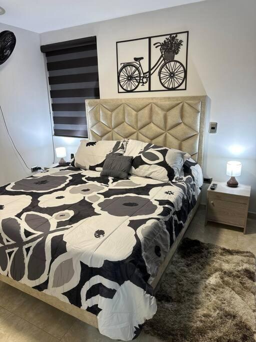 Three-Bedroom Apartment with Balcony photo 2