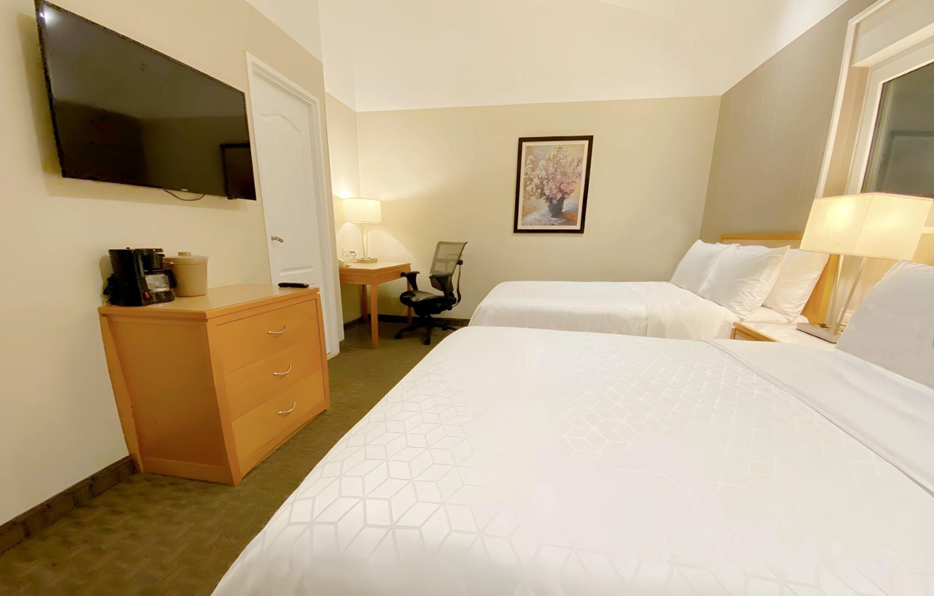 Standard Double Room with Two Double Beds - Photo 5