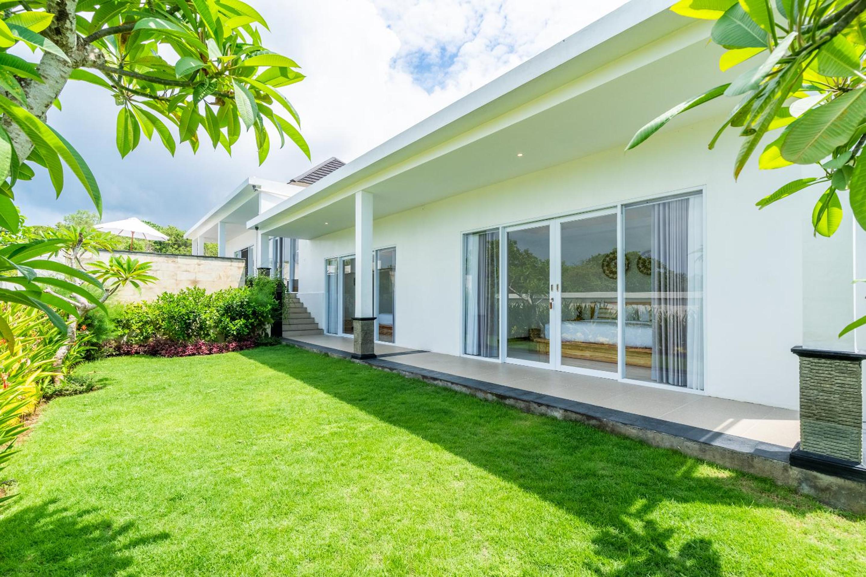 Three-Bedroom Villa photo 3