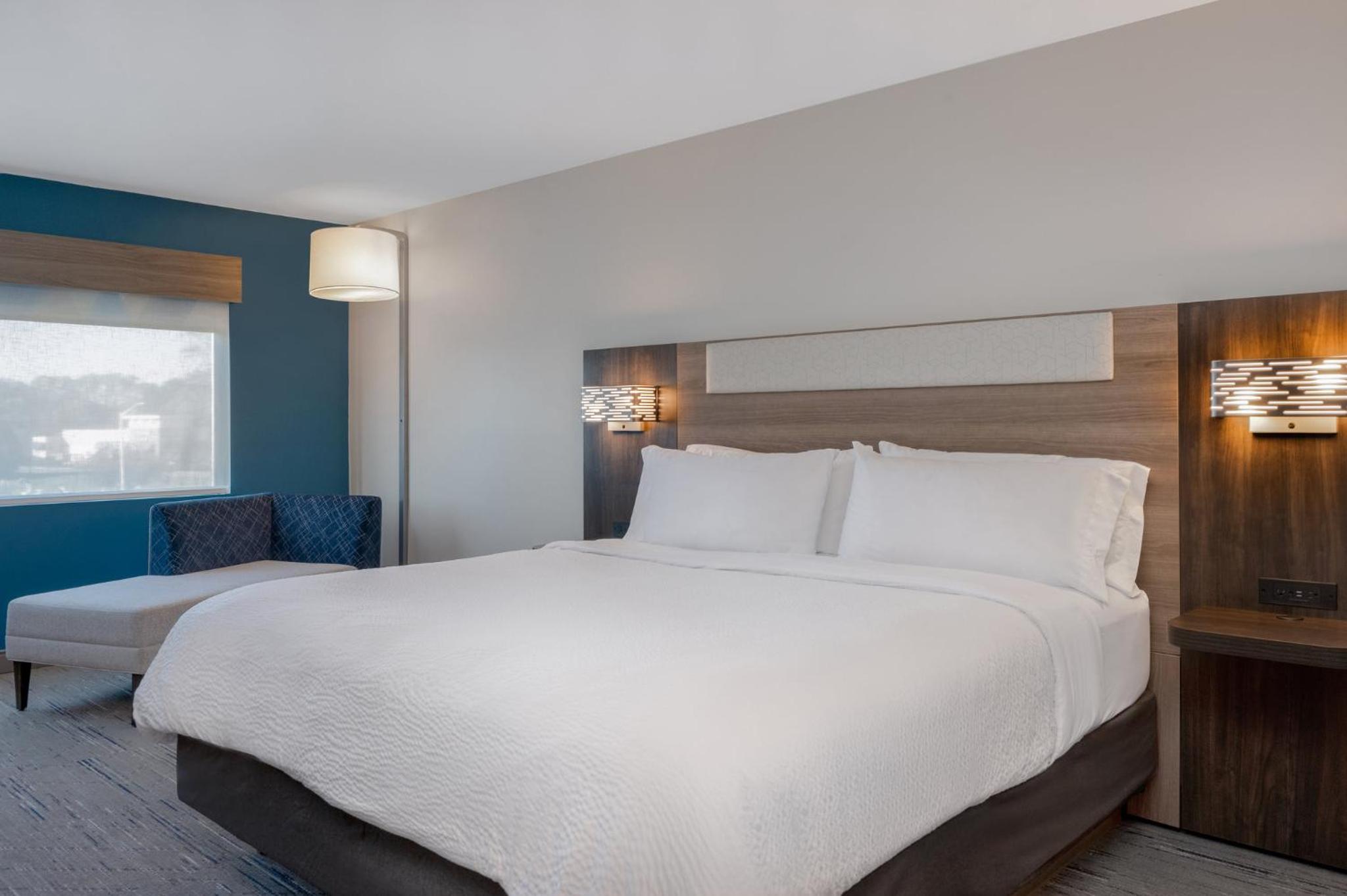 Standard King Room - Photo 2