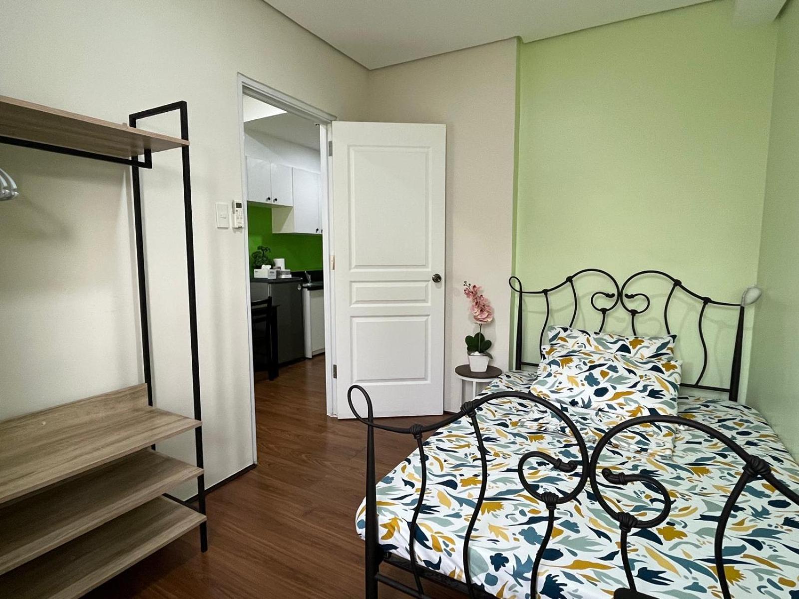 One-Bedroom Apartment with Balcony photo 2