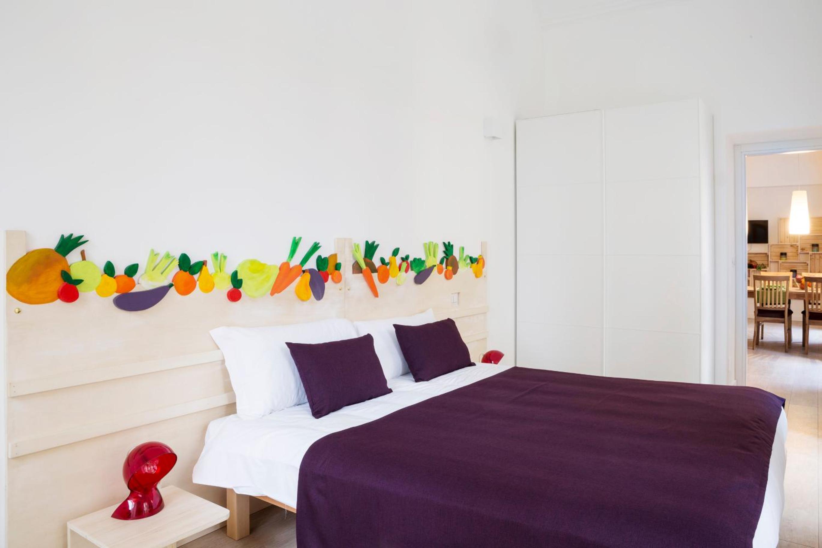 Large One-Bedroom Apartment with Balcony - Photo 13