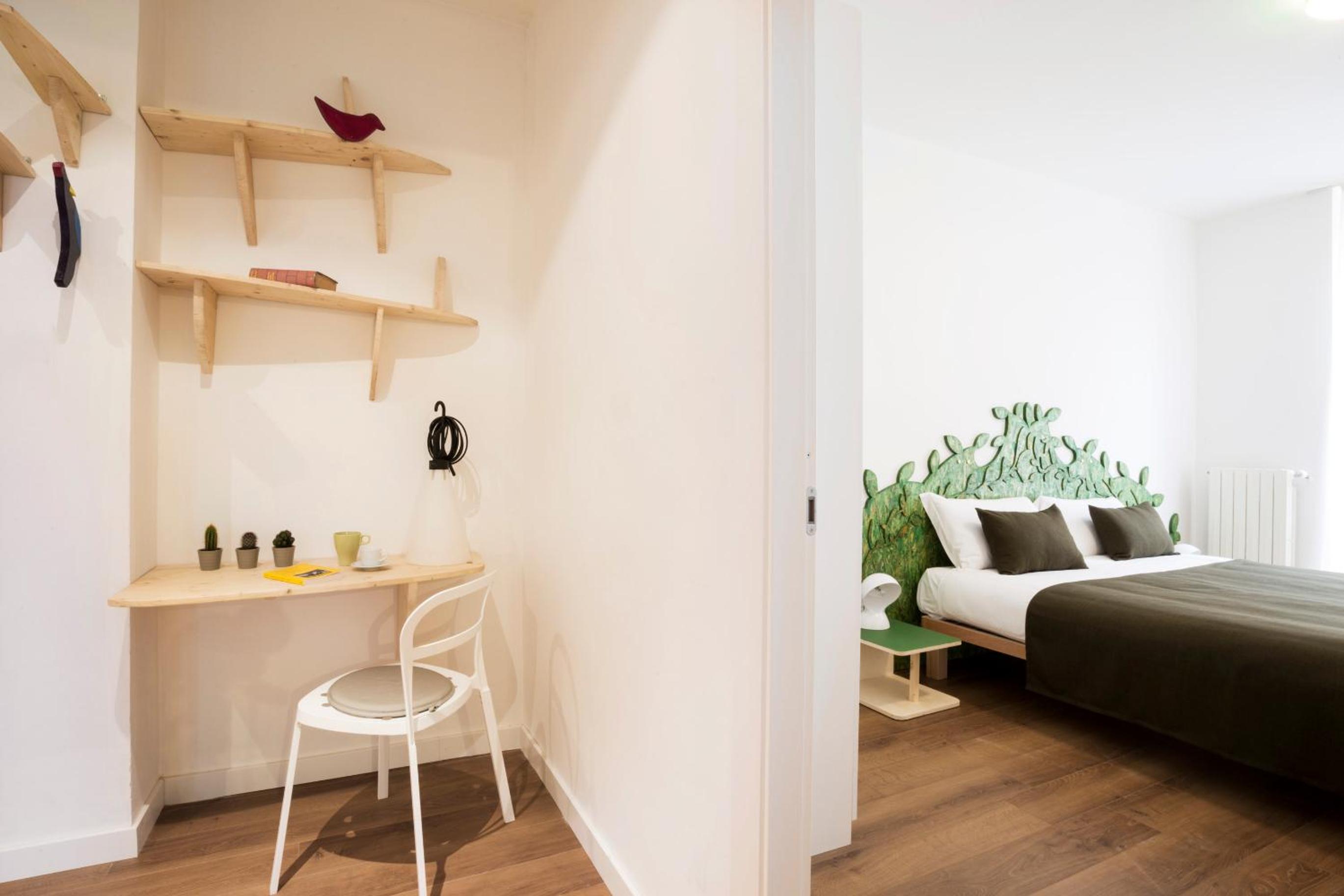 One-Bedroom Apartment - Photo 1