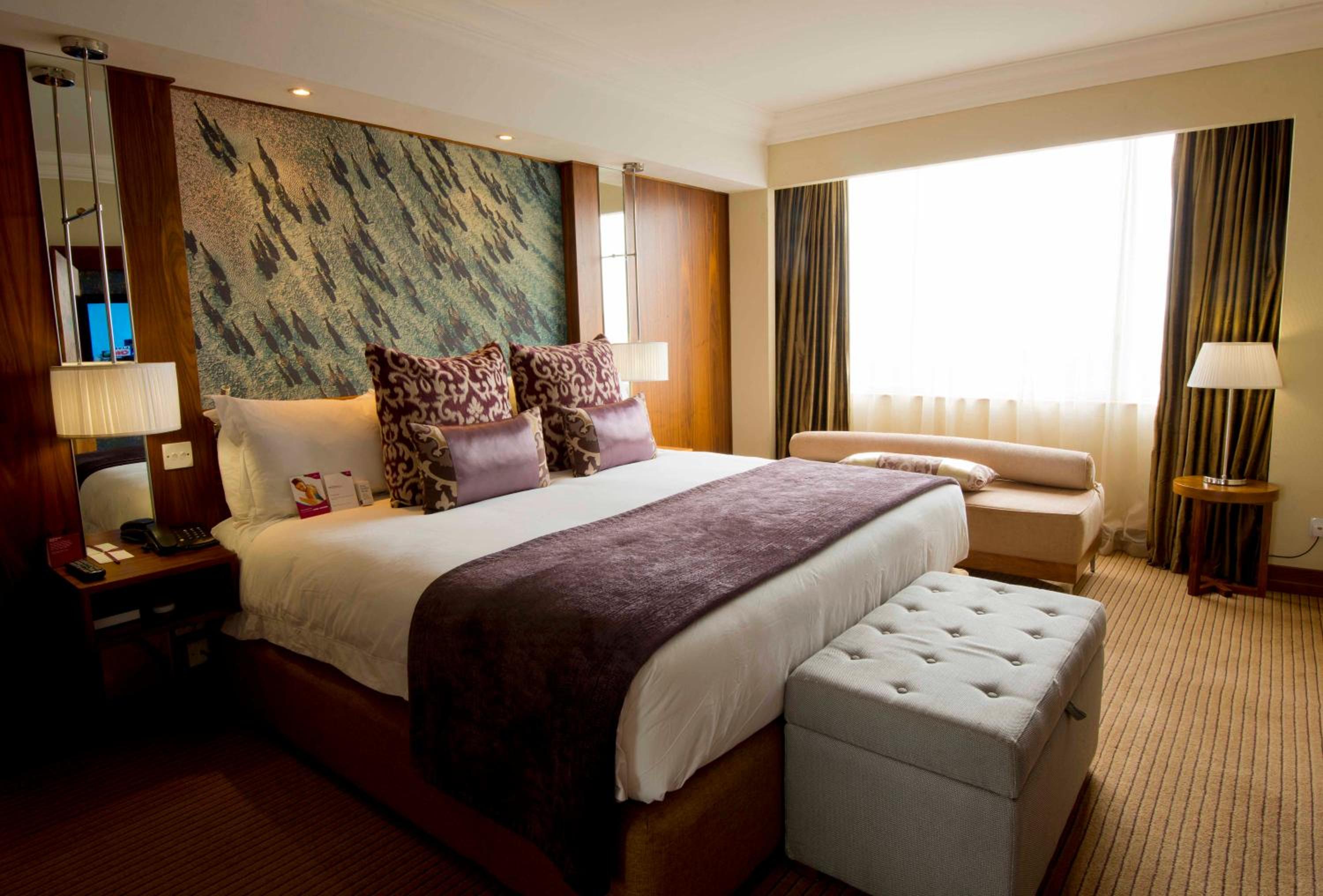 Executive Suite - Photo 3