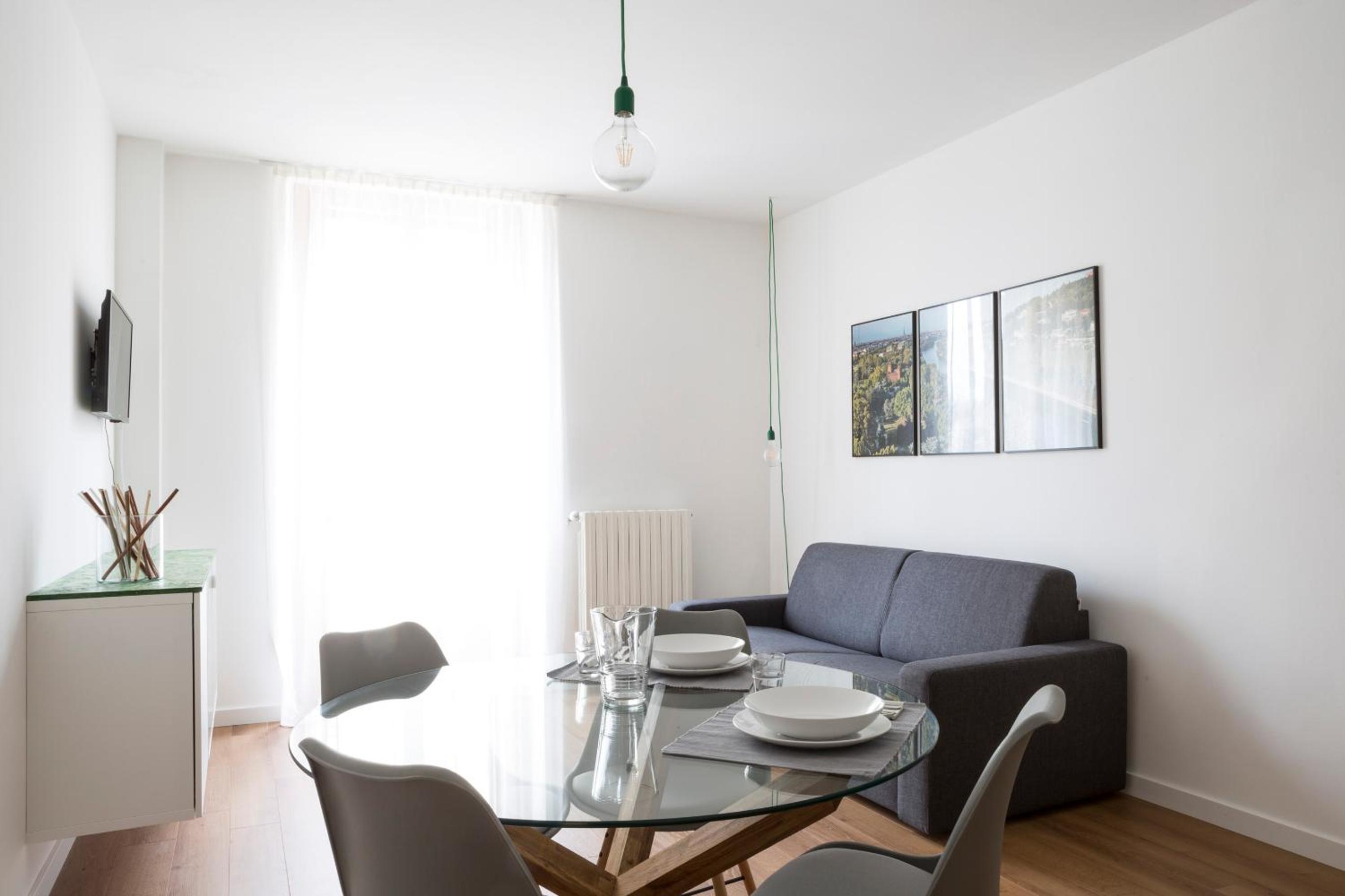 One-Bedroom Apartment - Photo 3
