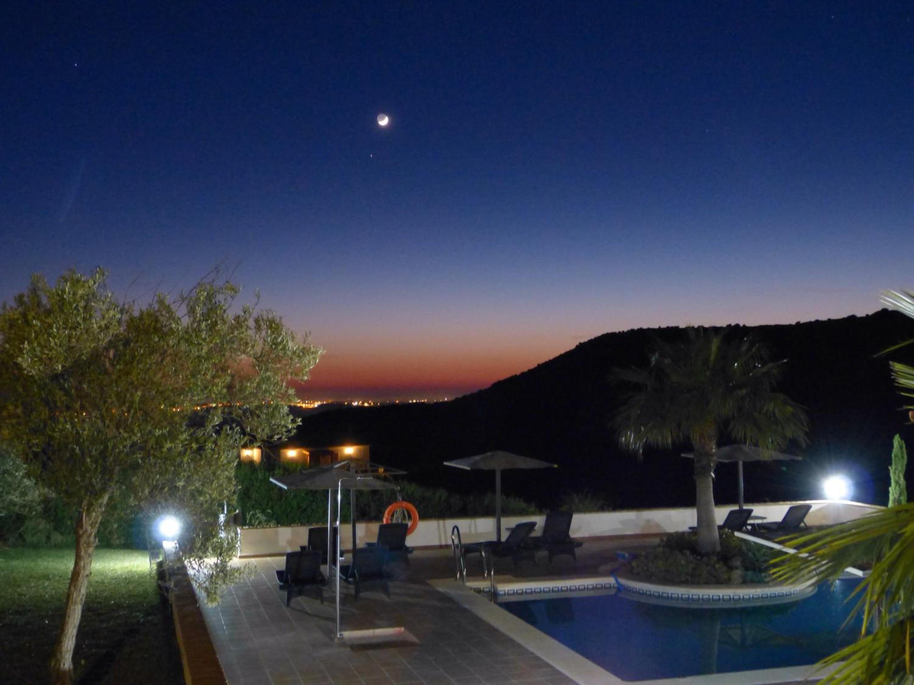 Double or Twin Room with Balcony and Sea View - Photo 24