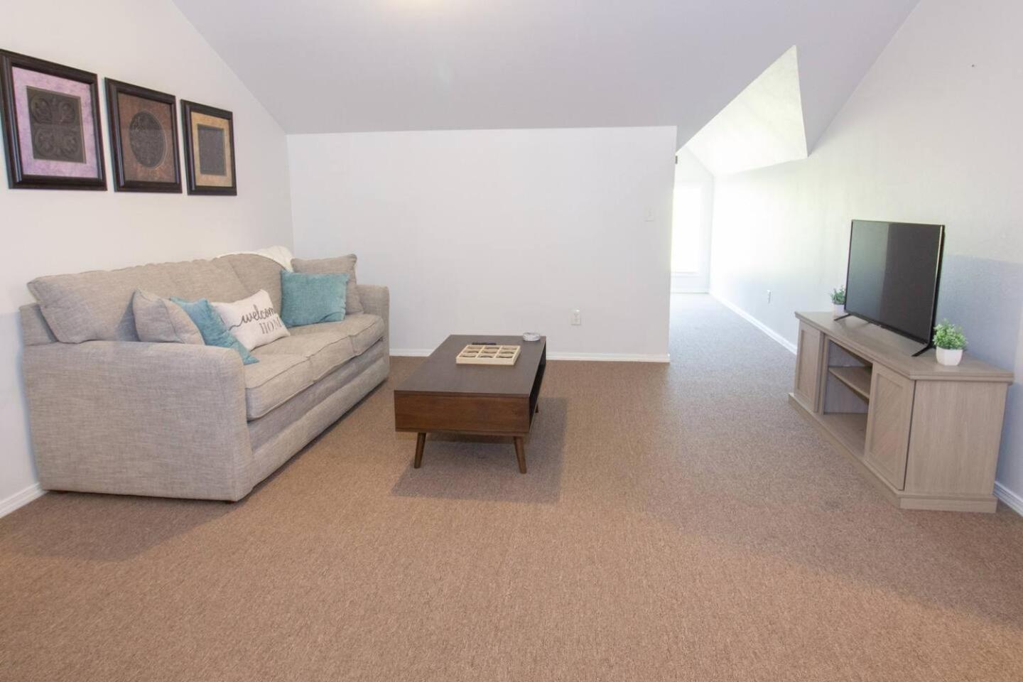Apartment photo 2