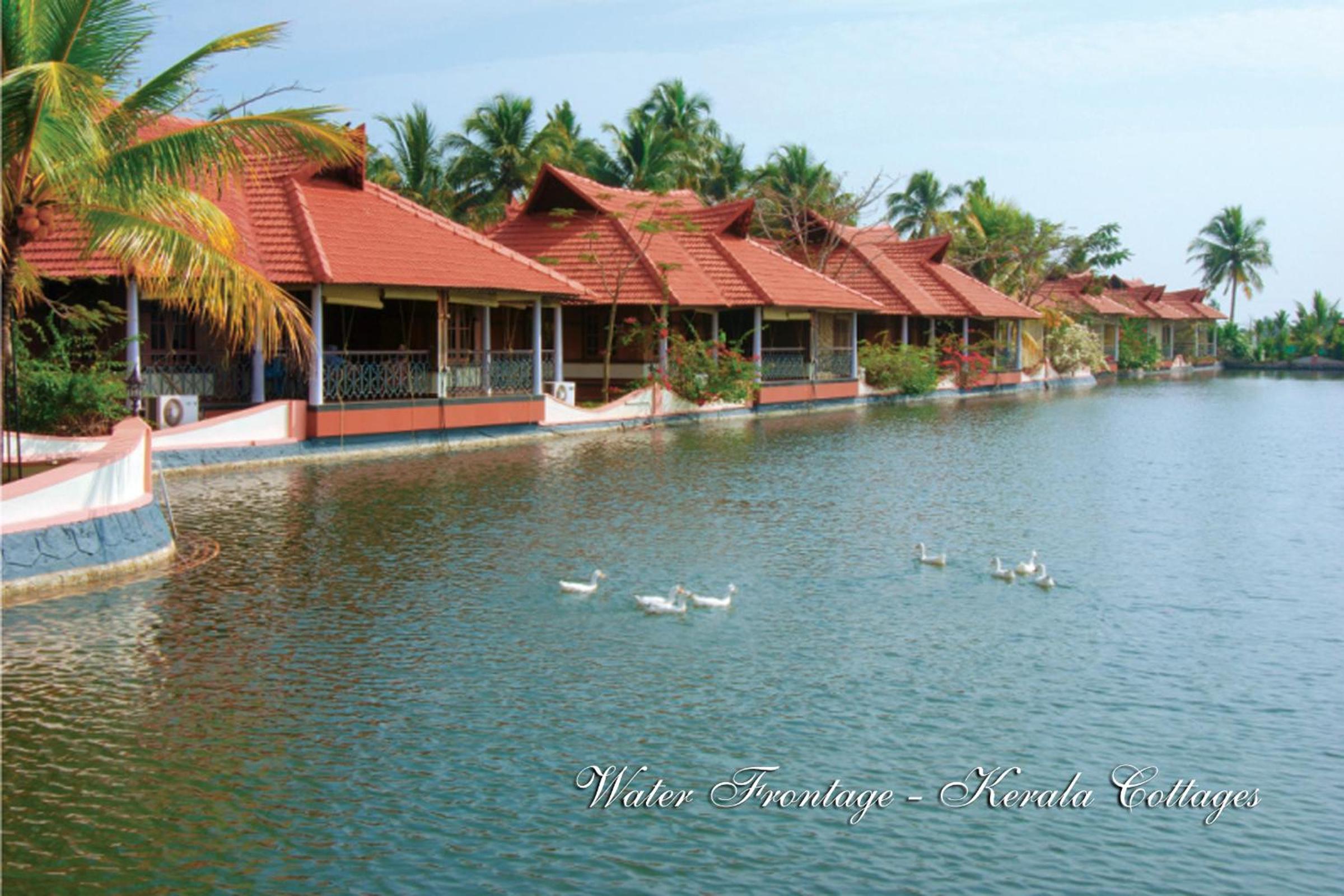 Water Front Heritage Cottage with Balcony Water Front Heritage Cottage with Balcony