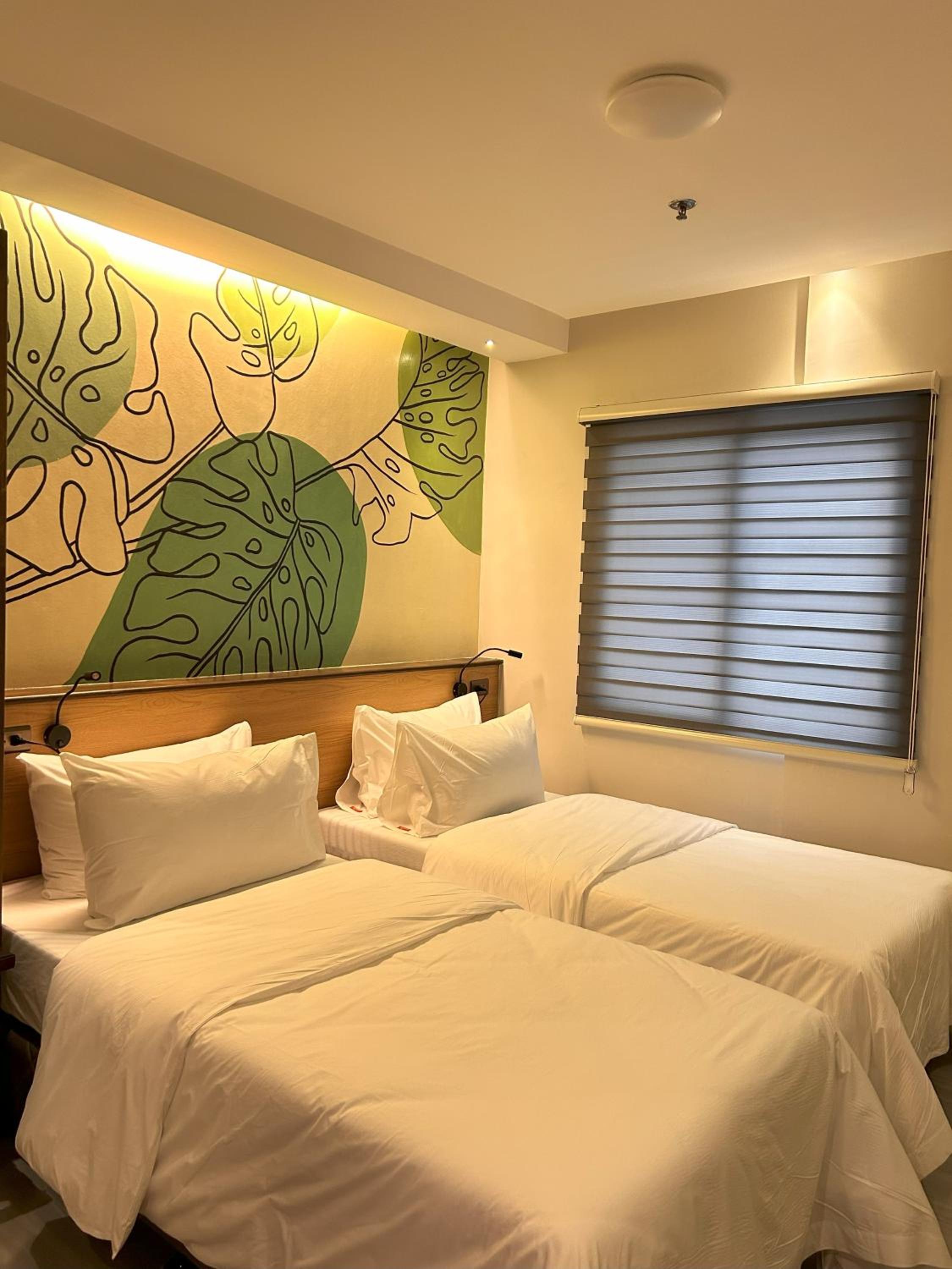 Standard Twin Room - Photo 1