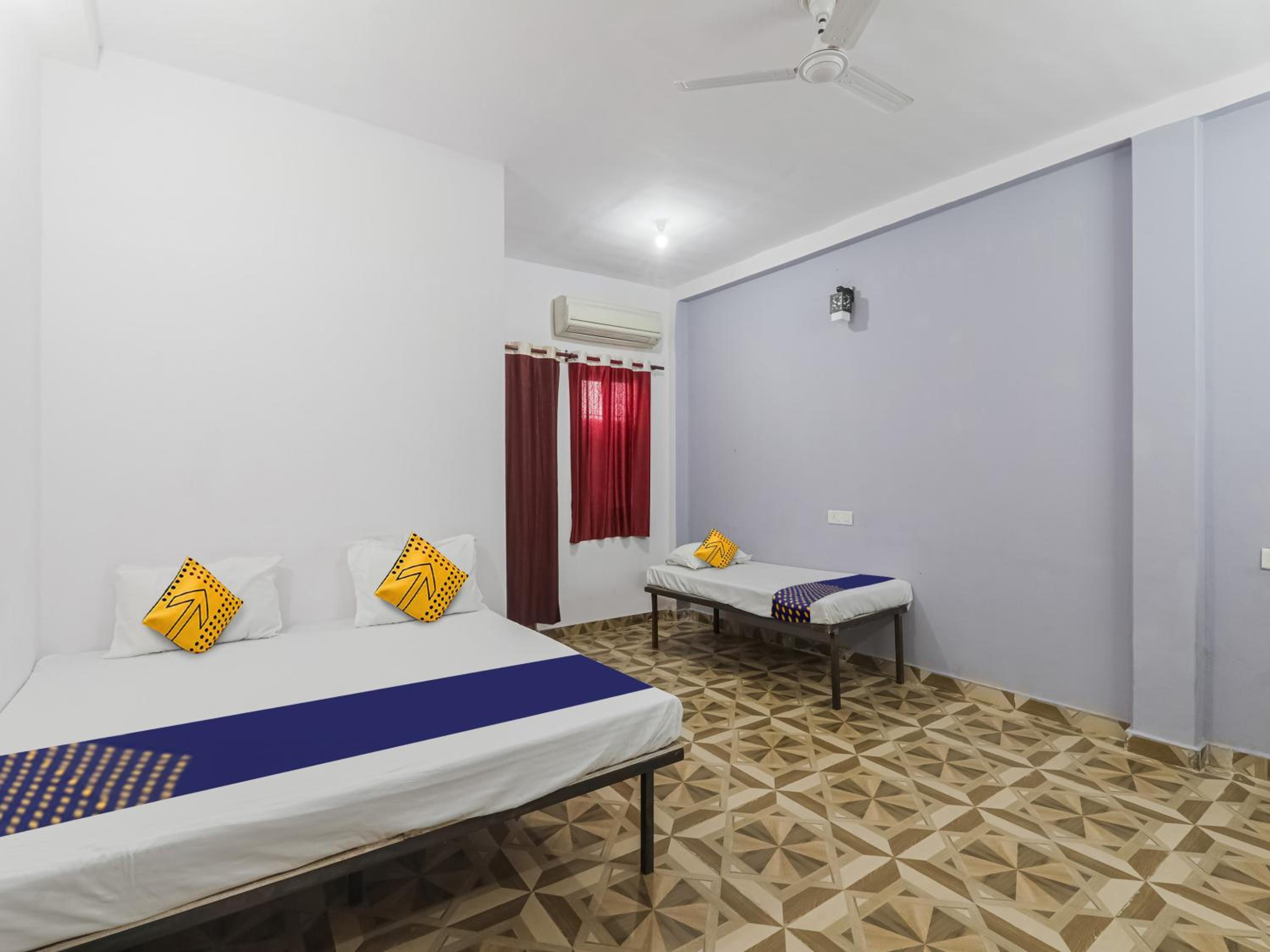 Deluxe Triple Room photo 2